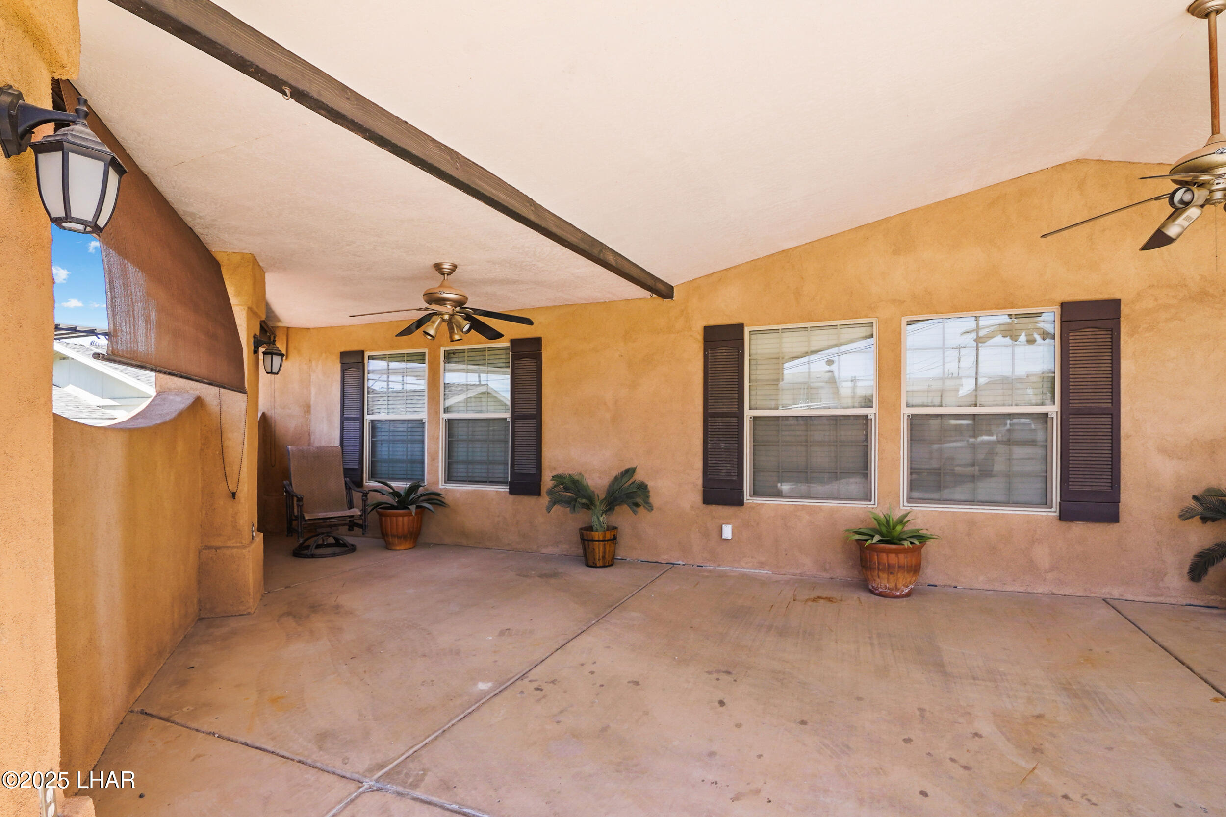 9418 Hilltop Dr