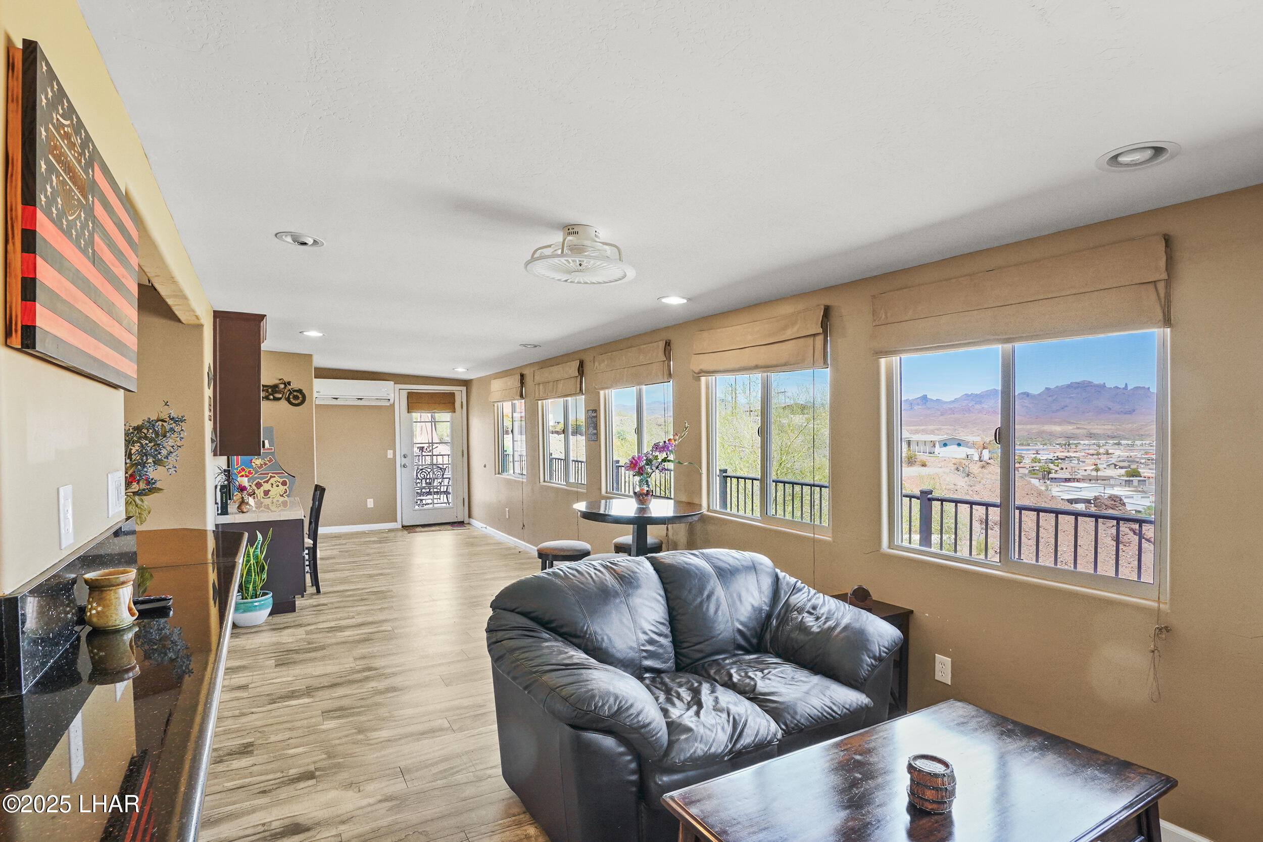 9418 Hilltop Dr