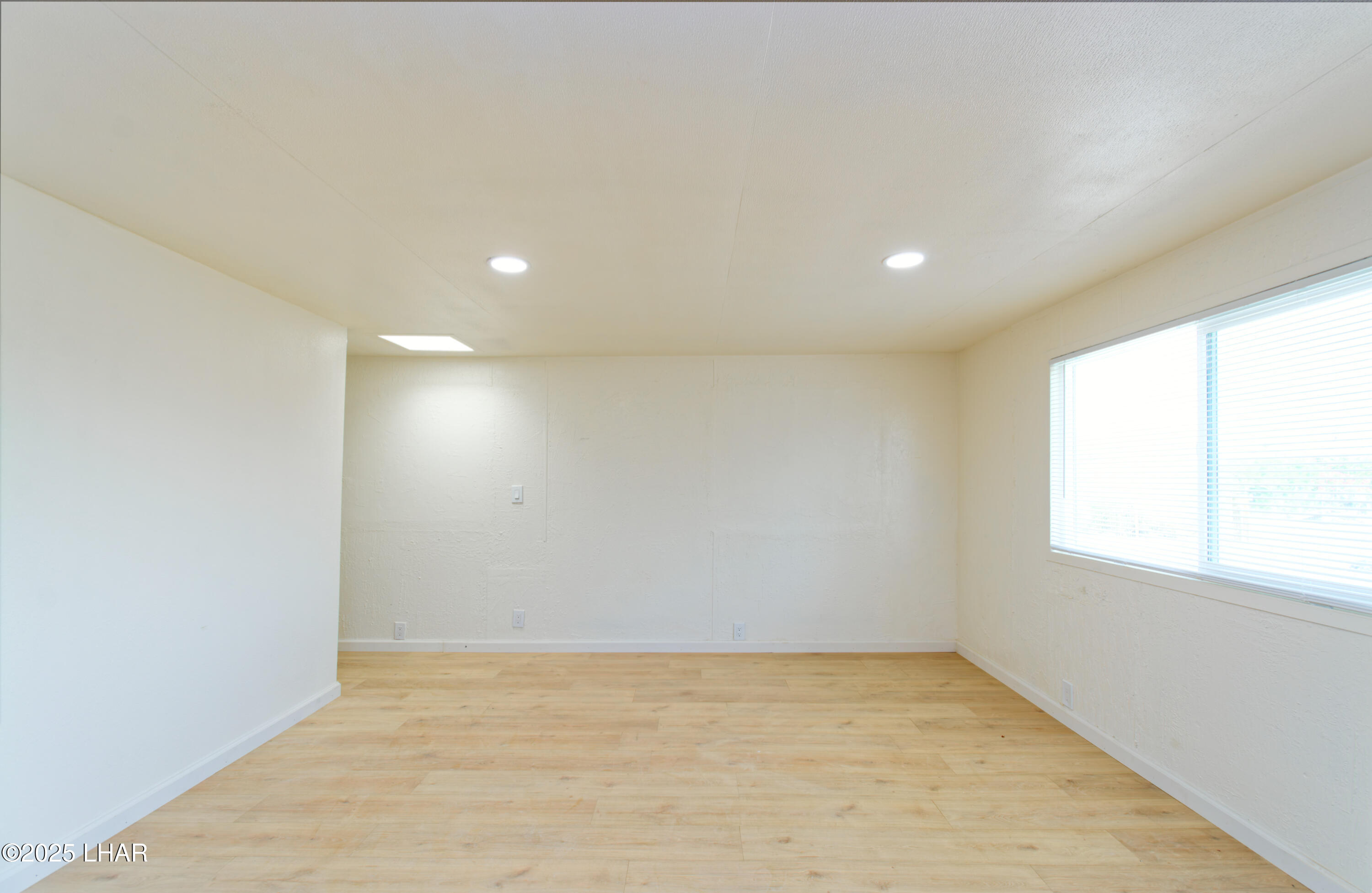 226 N Joshua Ave