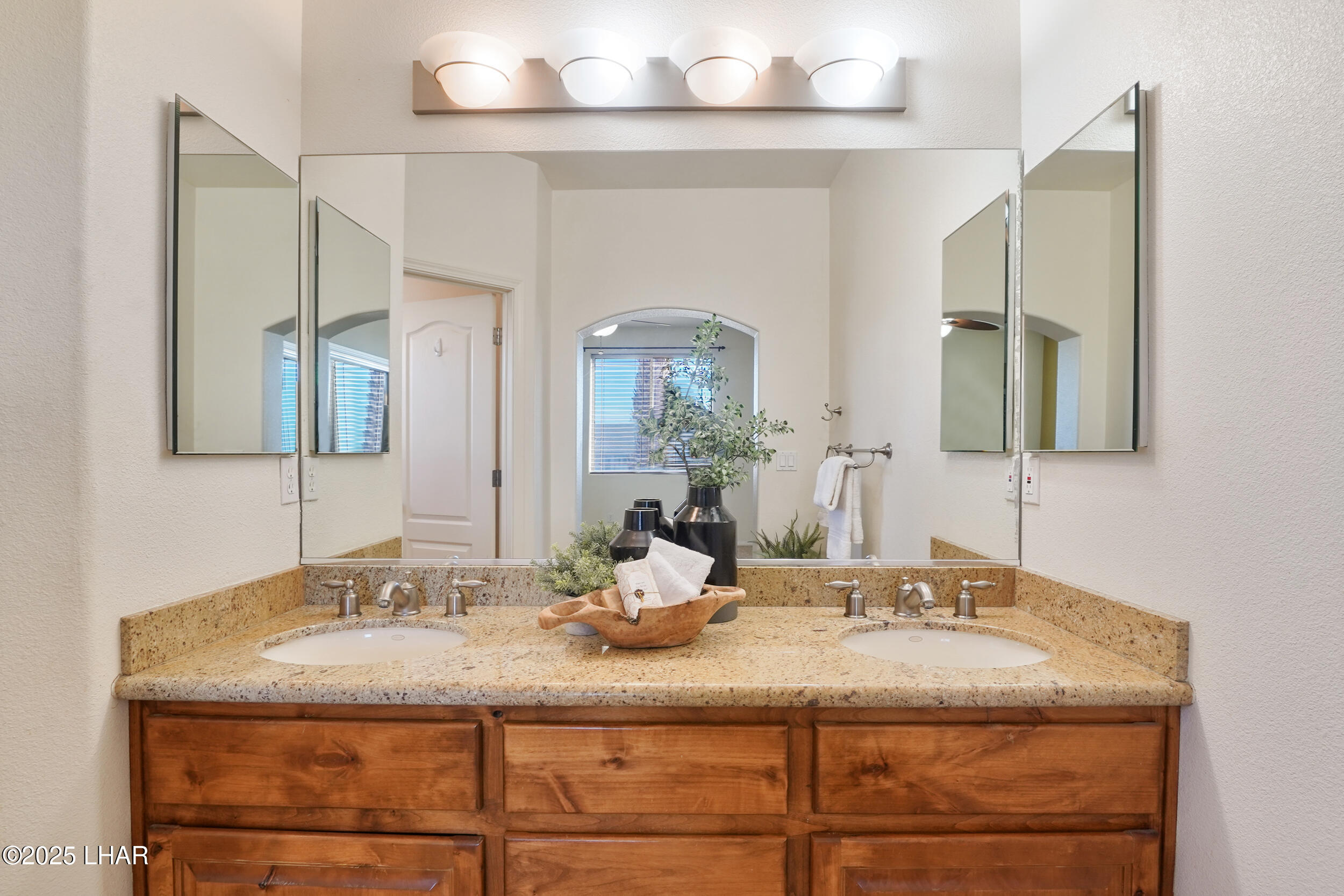 1795 Kirk Dr 101/102