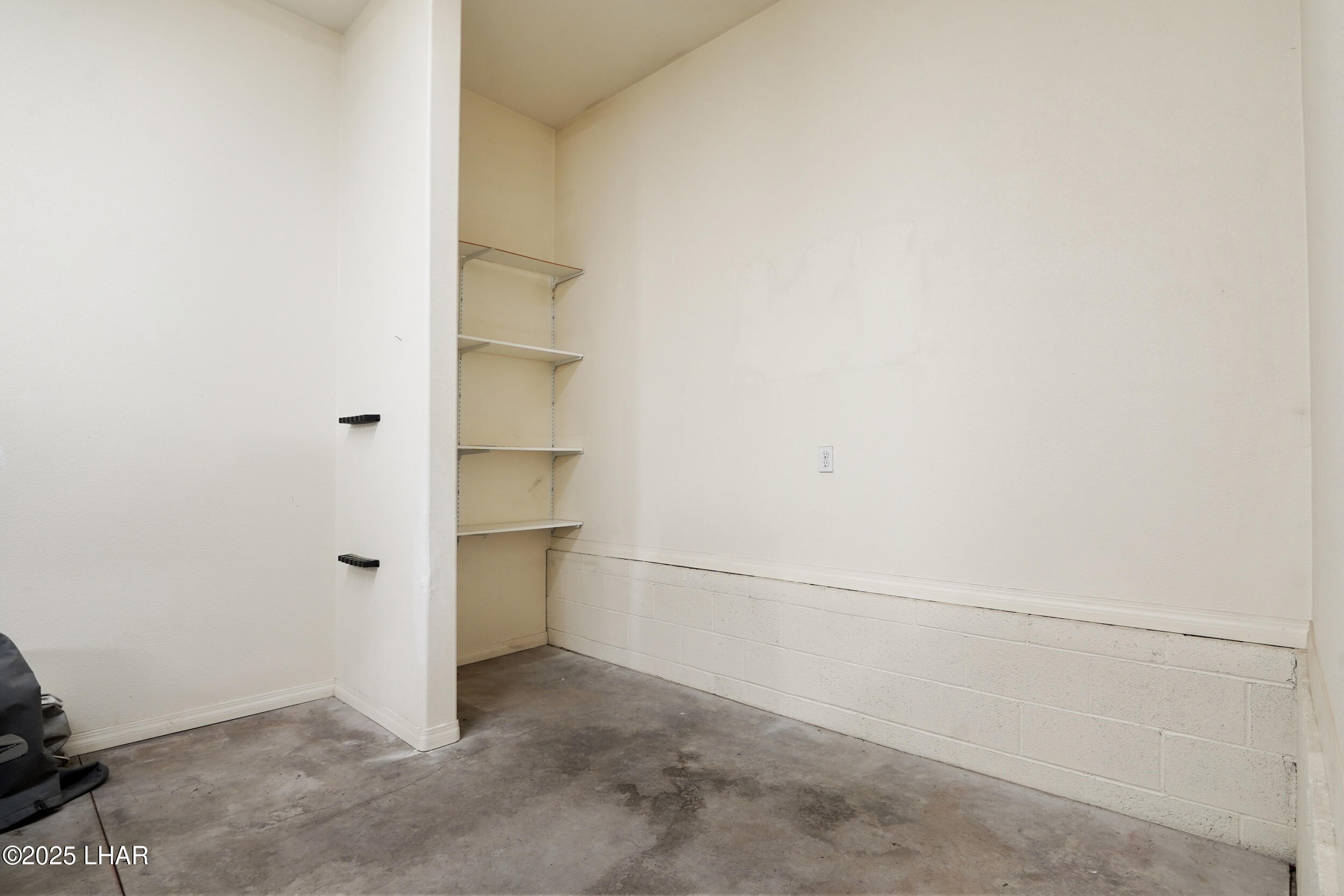 1795 Kirk Dr 101/102