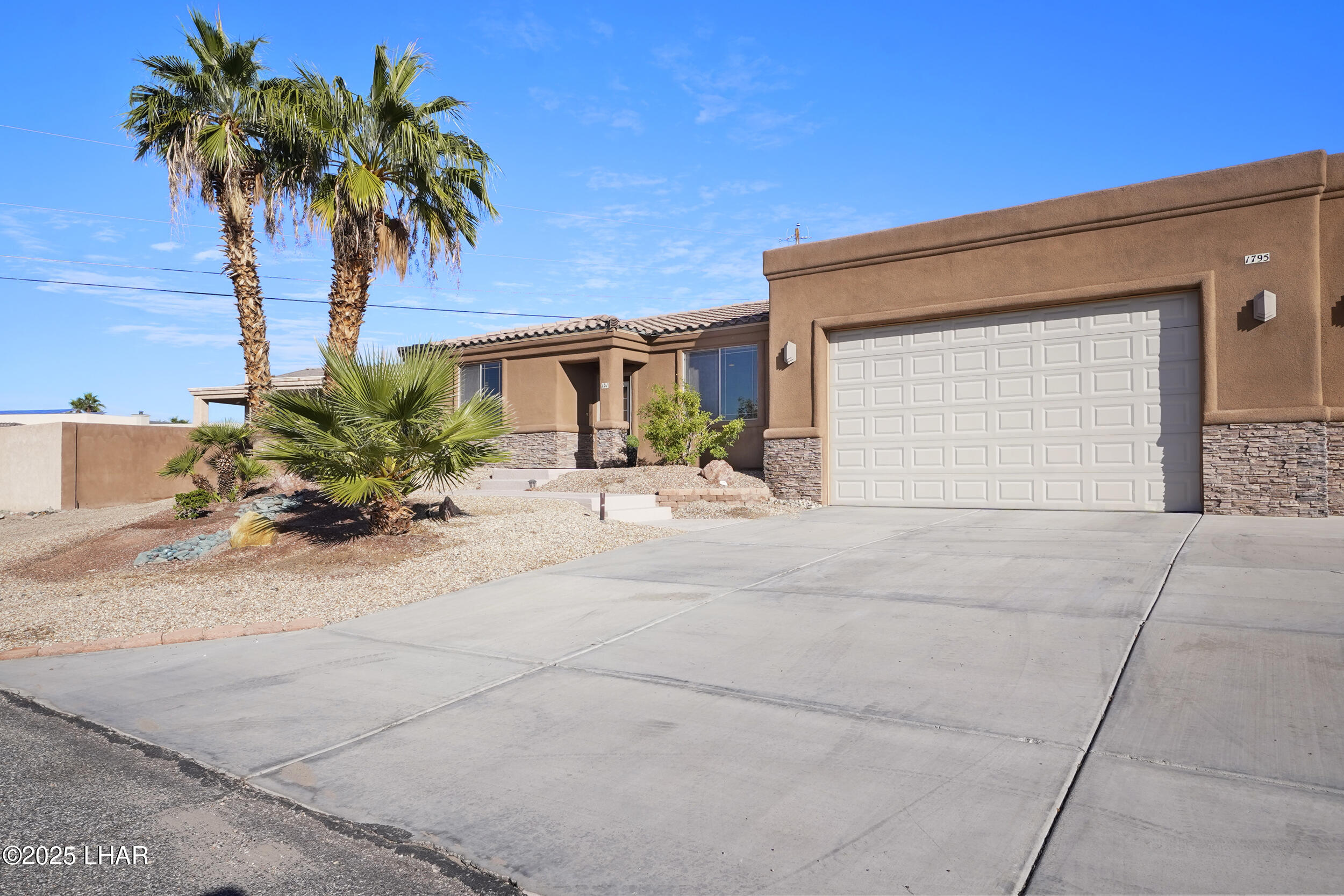 1795 Kirk Dr 101/102