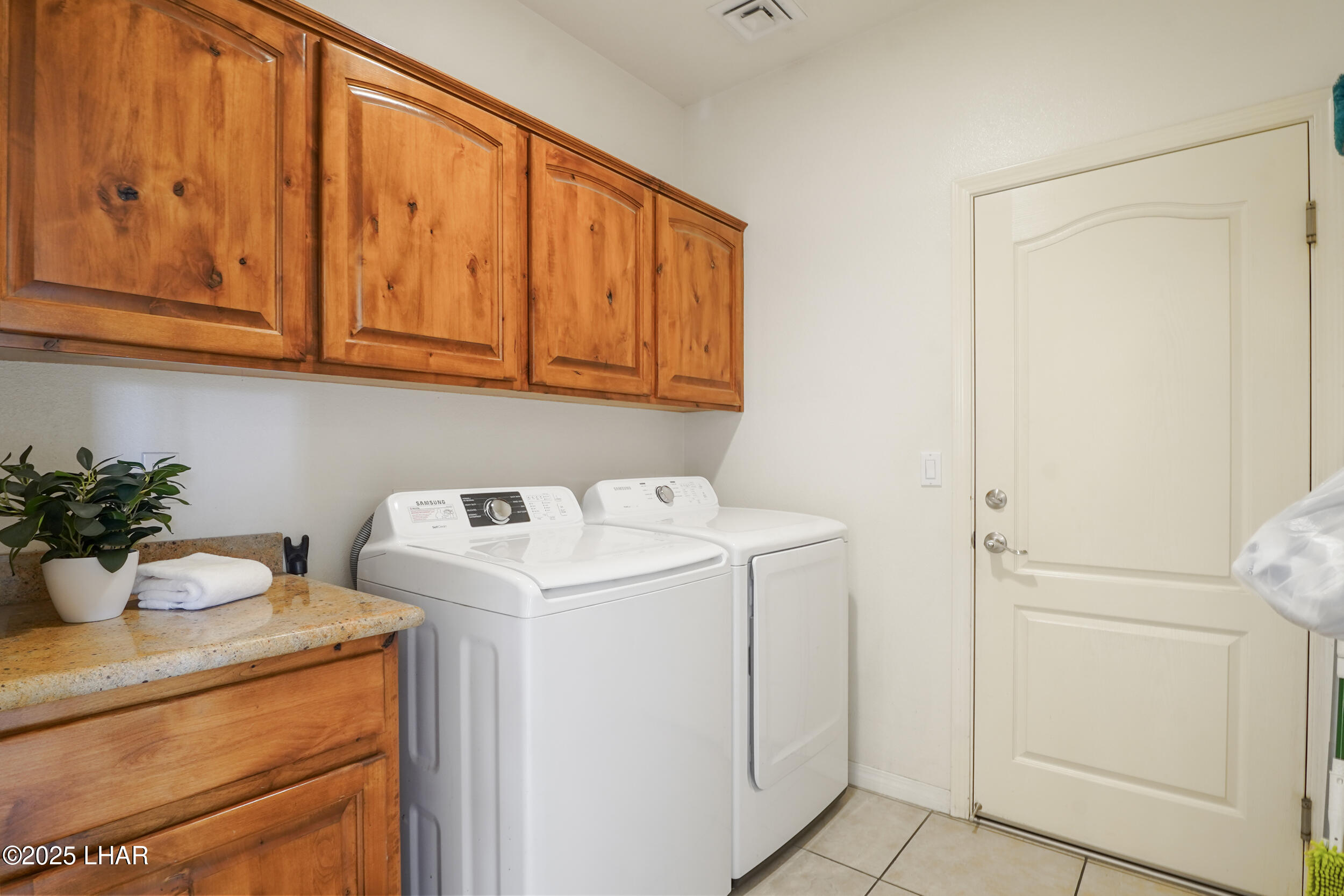 1795 Kirk Dr 101/102