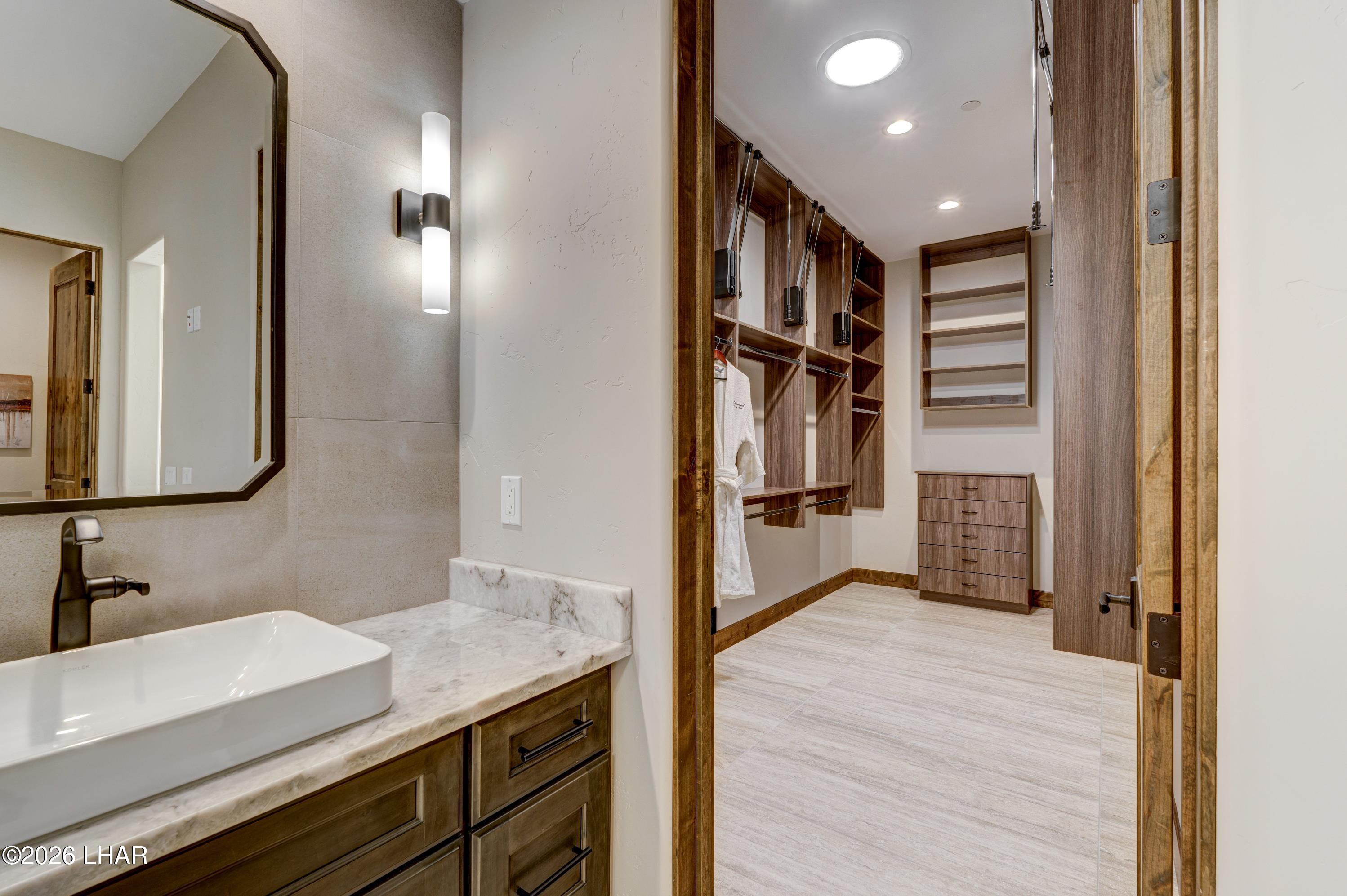 3045 Camino De La Enclave