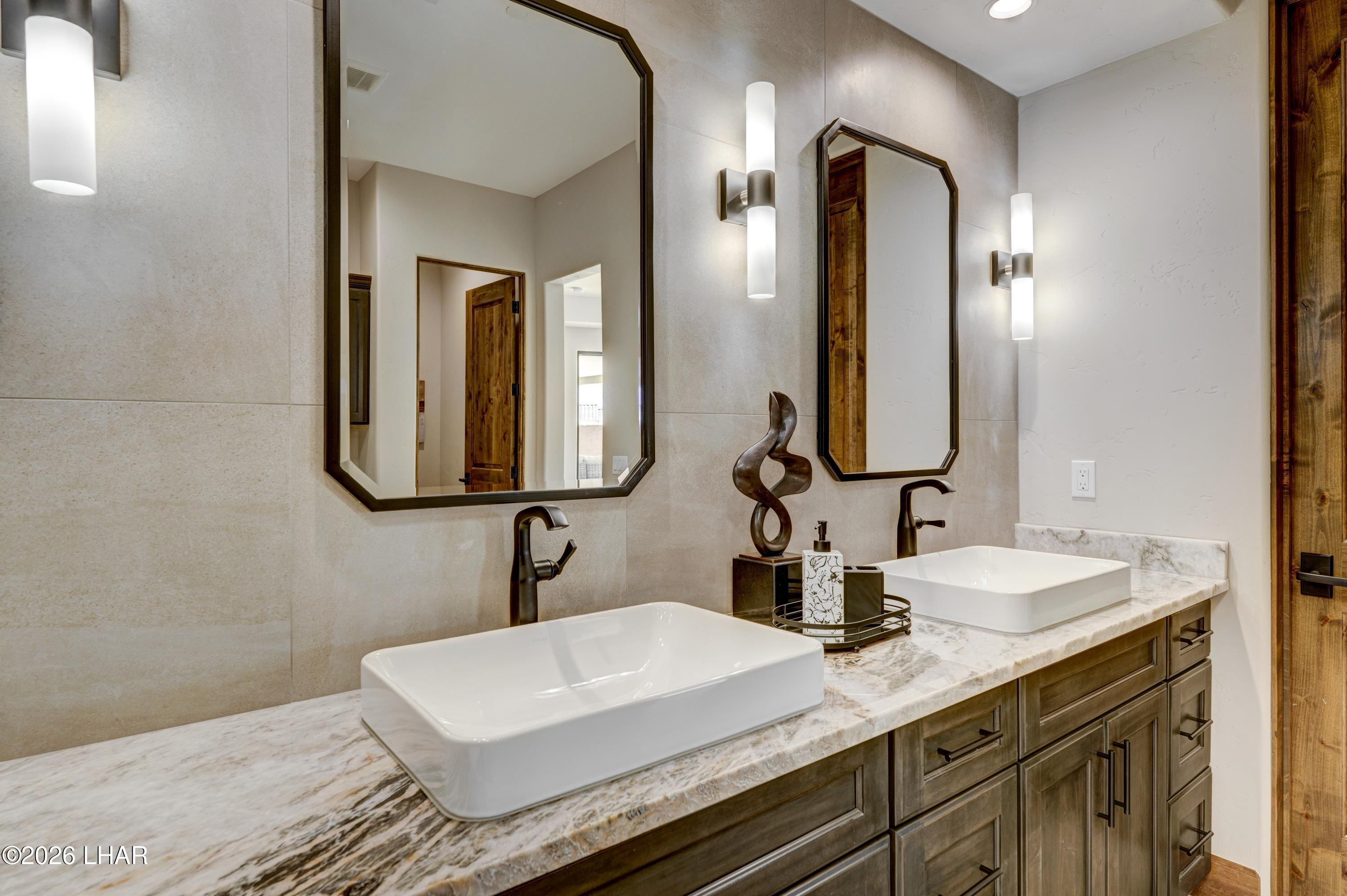 3045 Camino De La Enclave