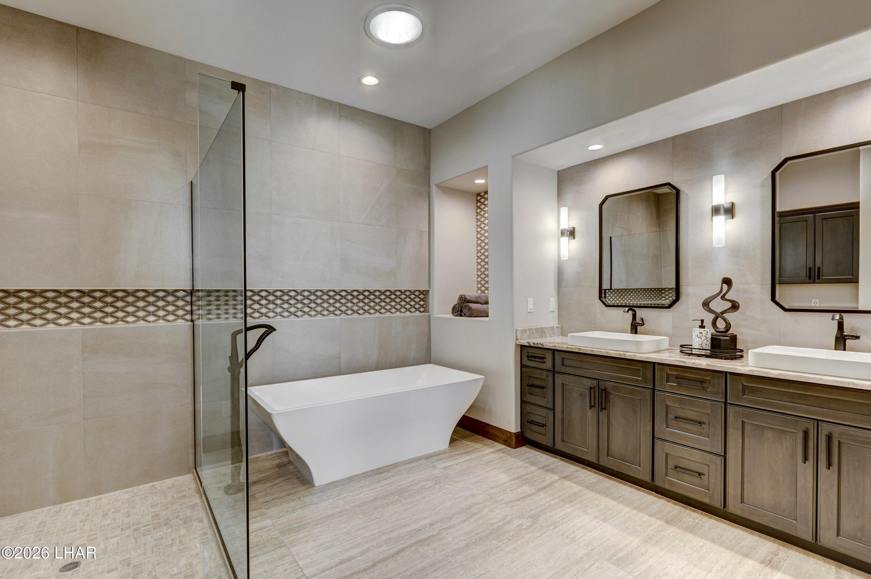 3045 Camino De La Enclave