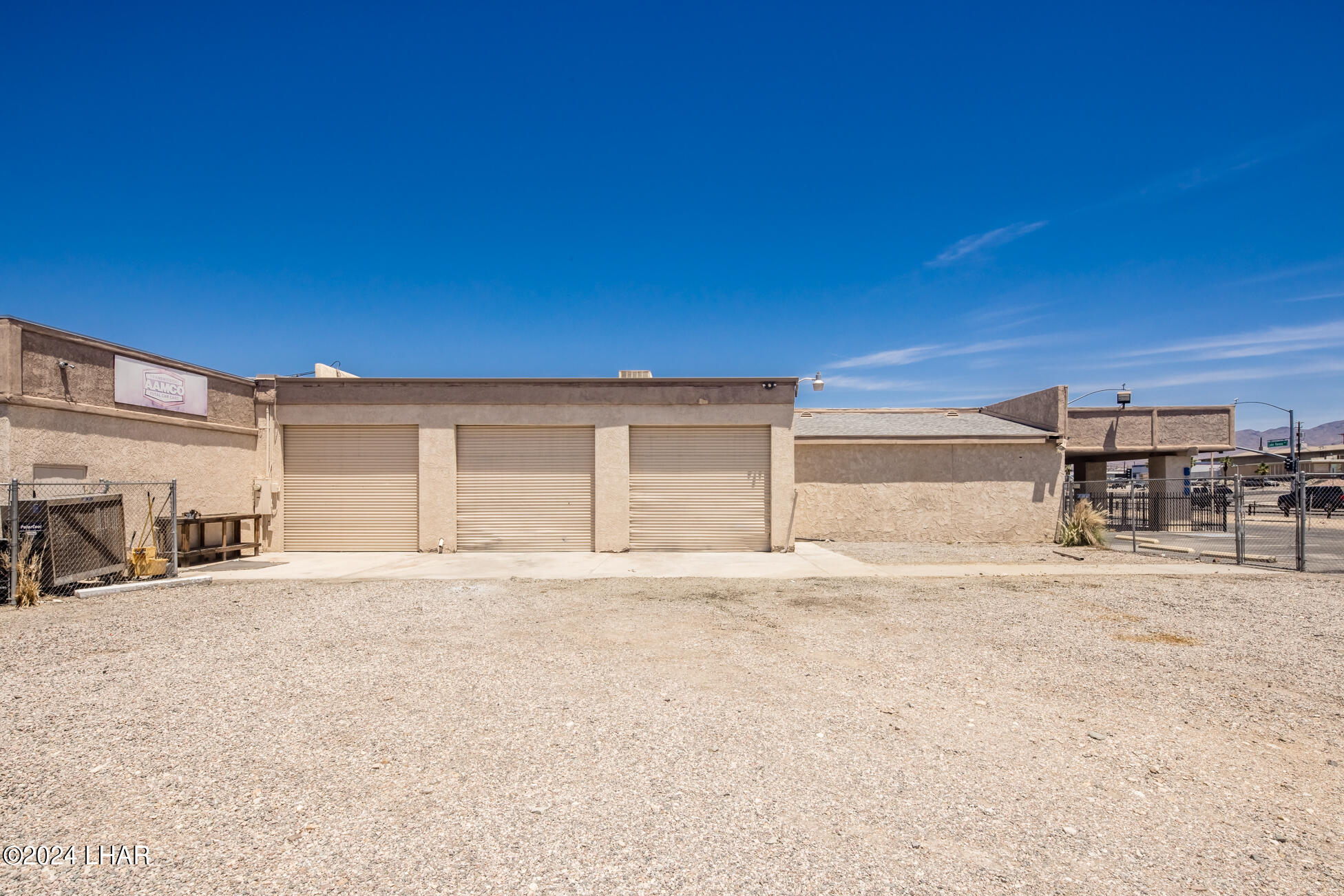 669 N Lake Havasu Ave N