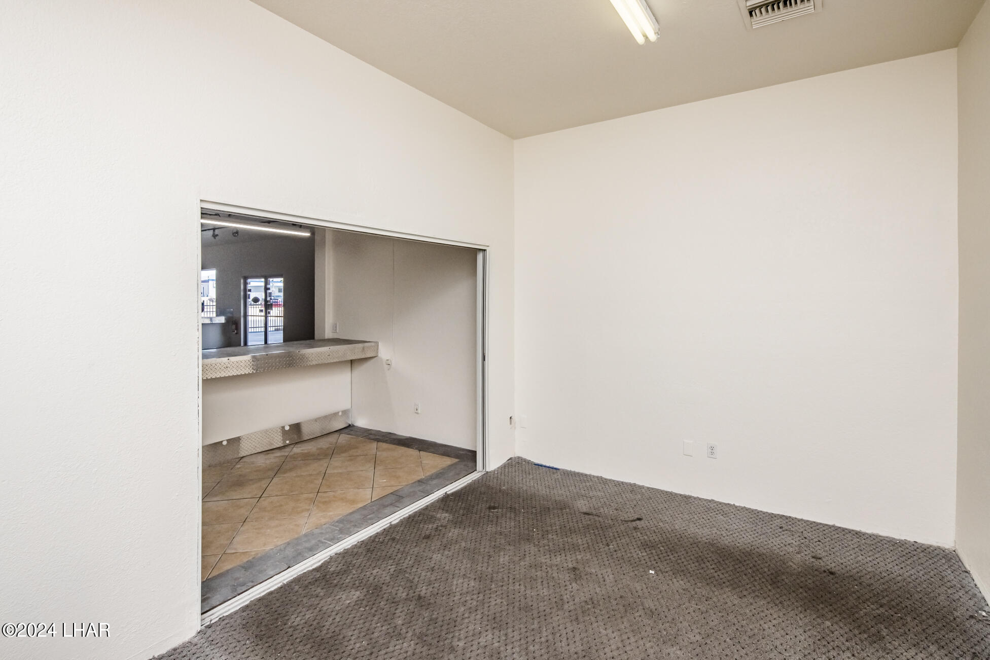 669 N Lake Havasu Ave N