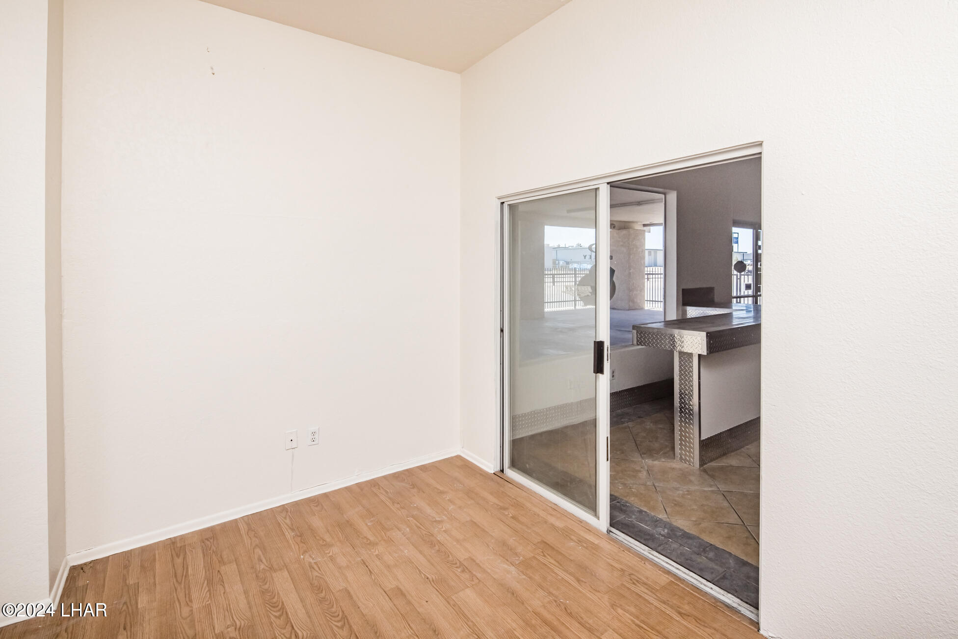 669 N Lake Havasu Ave N