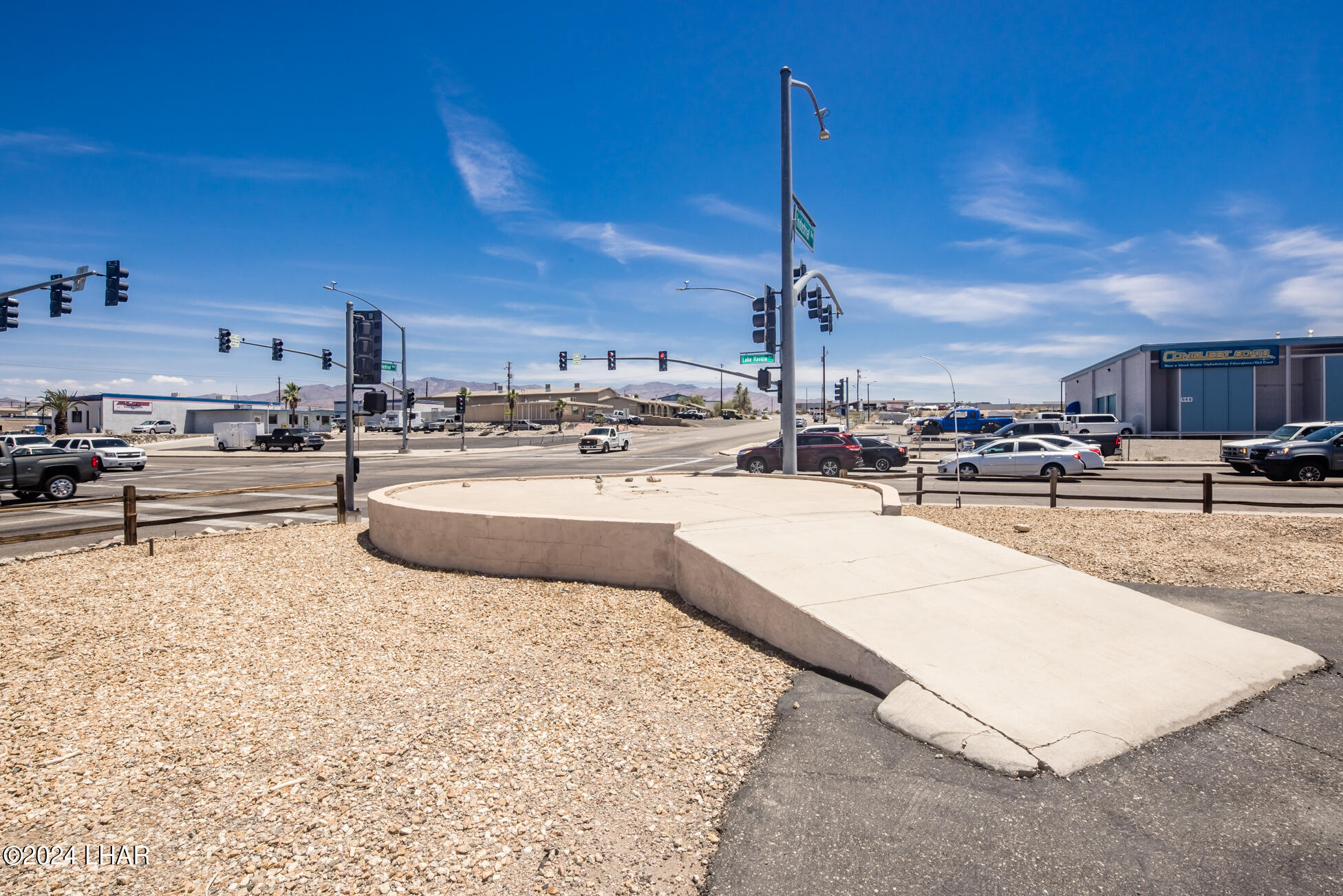 669 N Lake Havasu Ave N