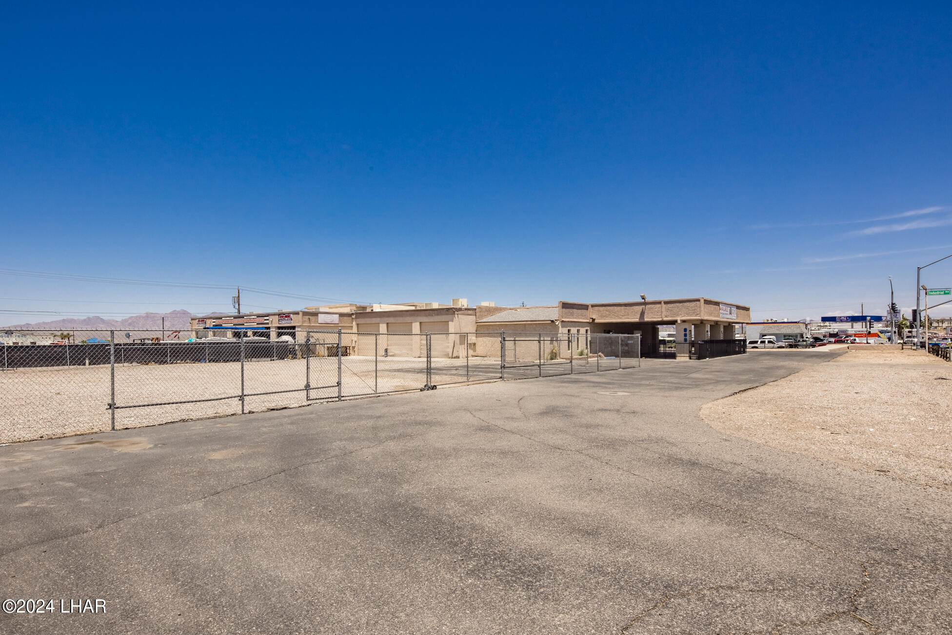 669 N Lake Havasu Ave N