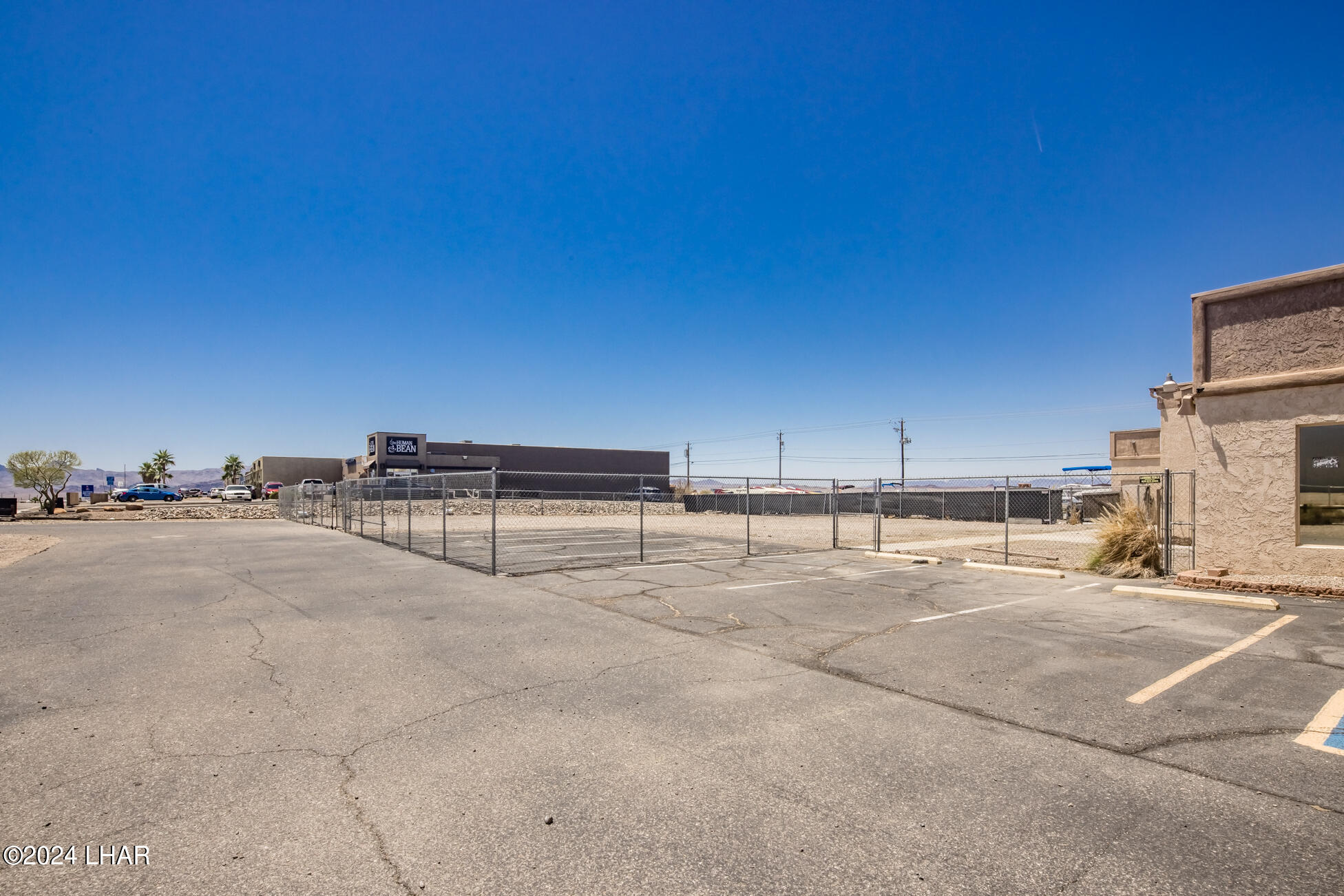 669 N Lake Havasu Ave N