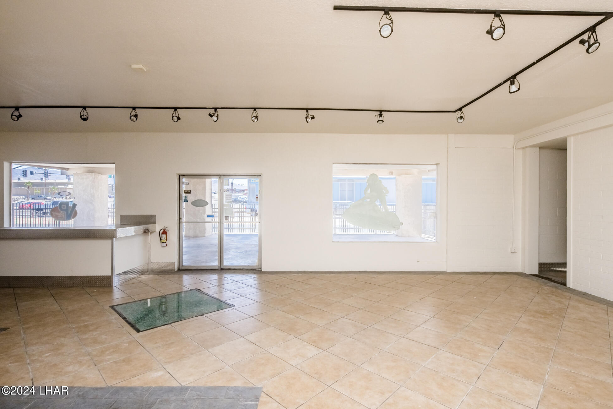 669 N Lake Havasu Ave N