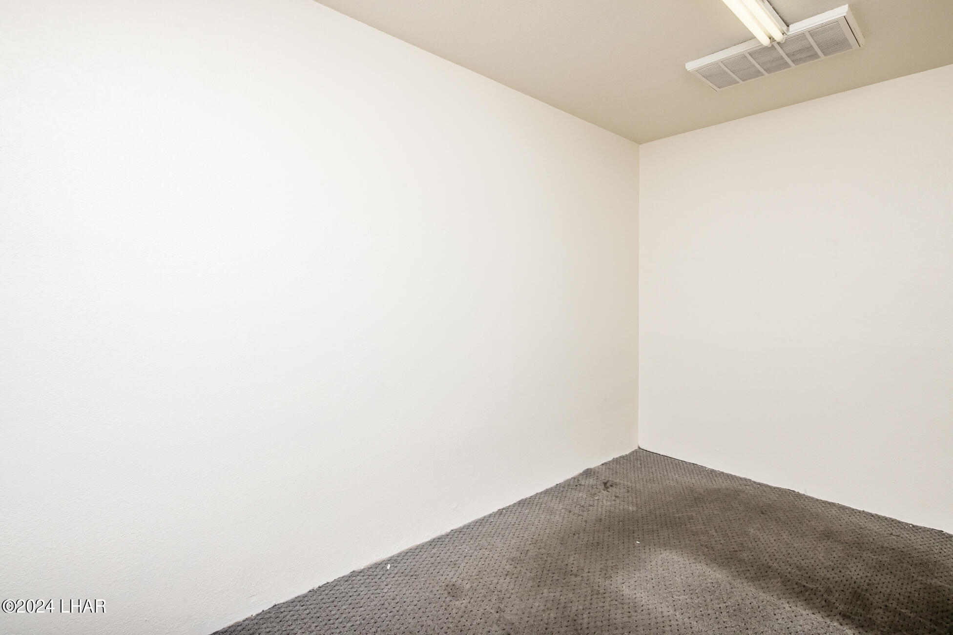 669 N Lake Havasu Ave N