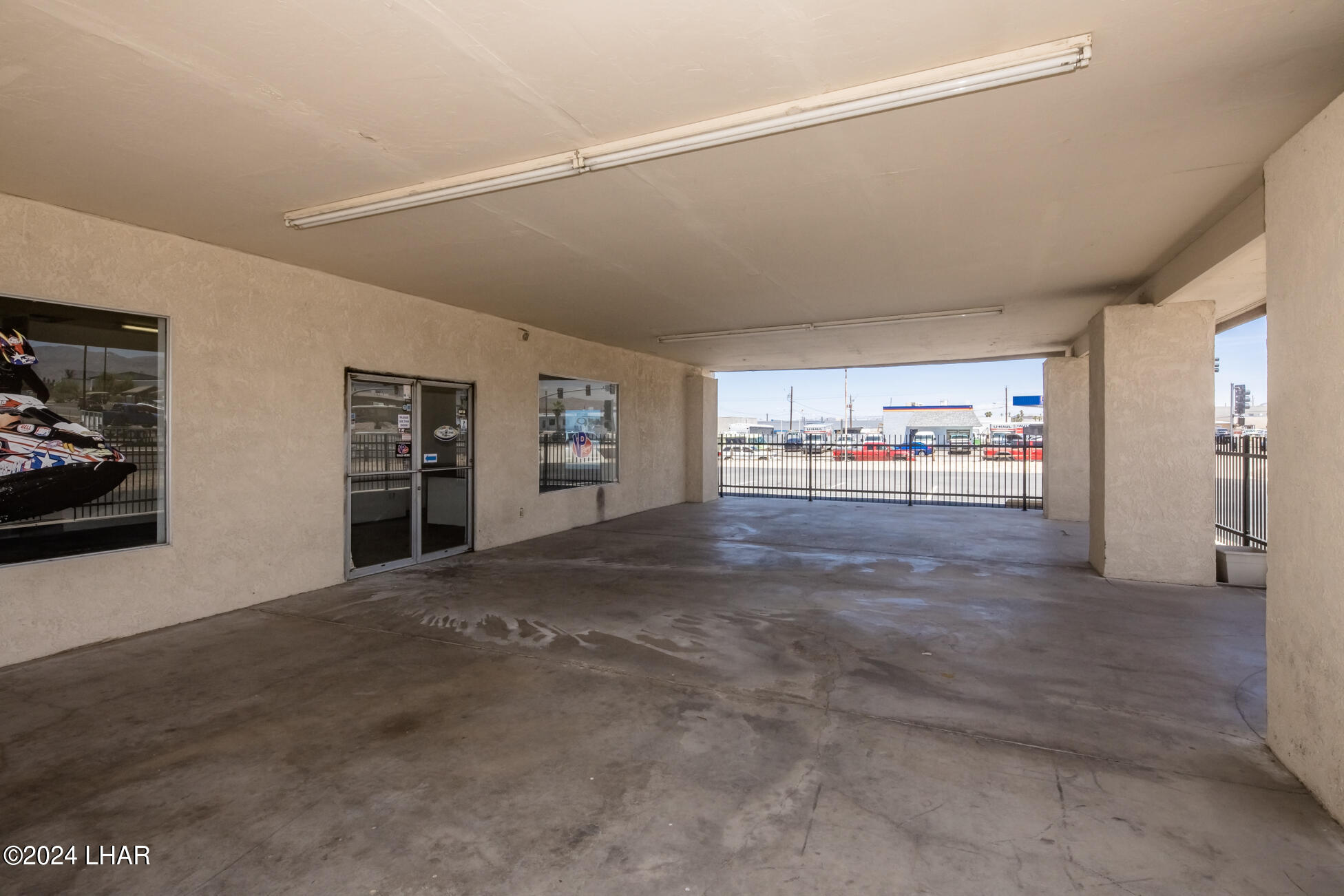 669 N Lake Havasu Ave N