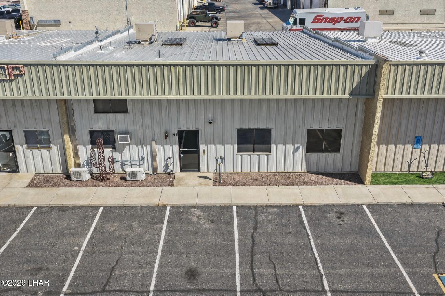 1600 W Acoma Blvd W 43