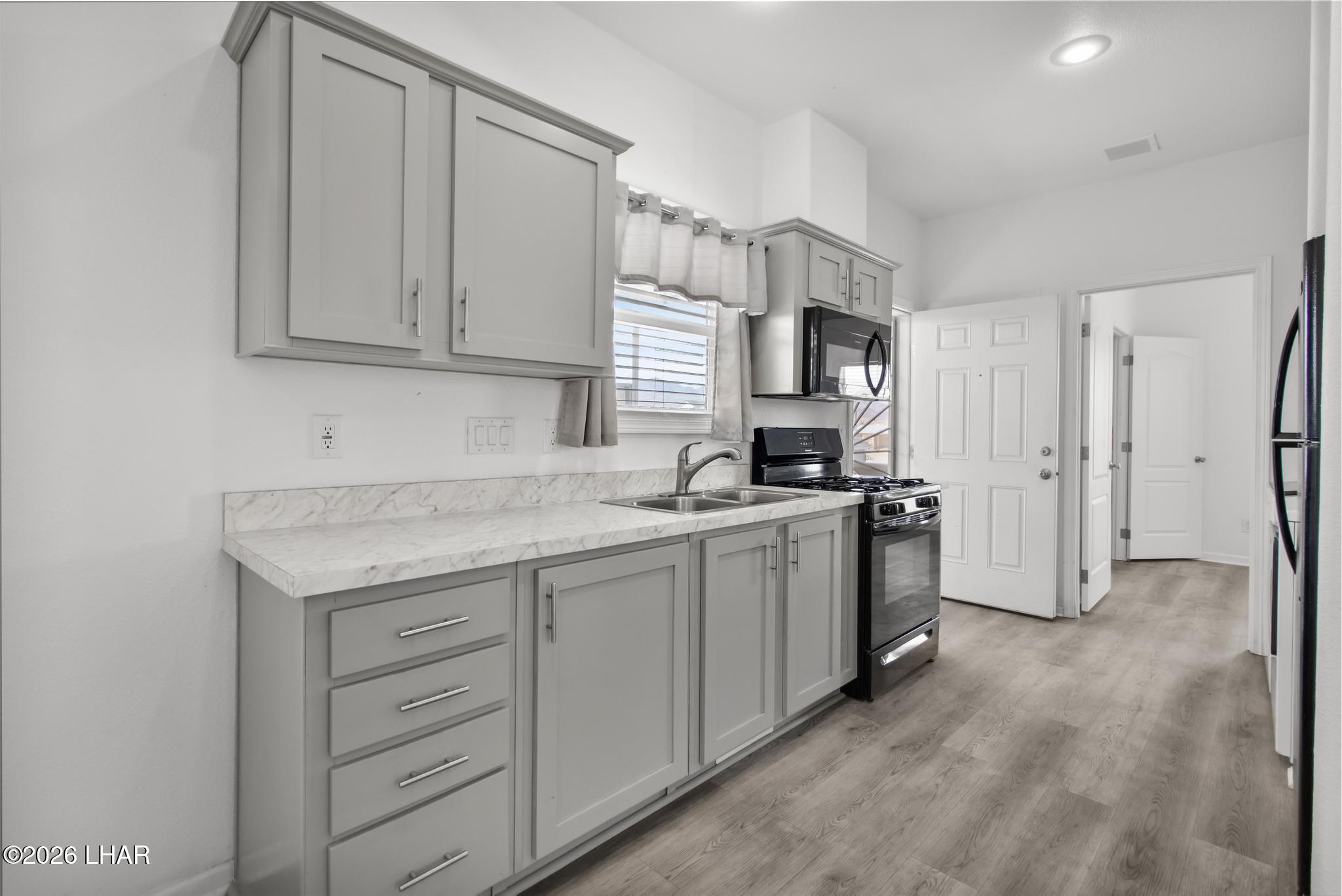 350 Lee Ave 47