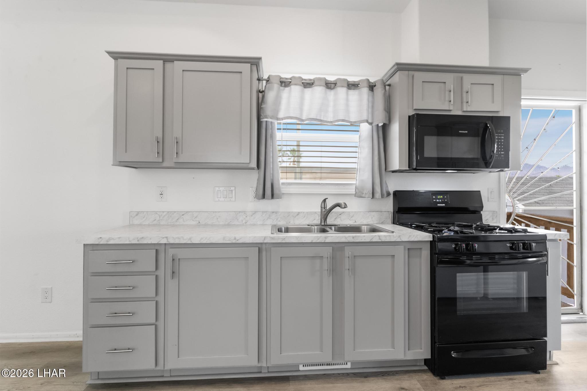 350 Lee Ave 47
