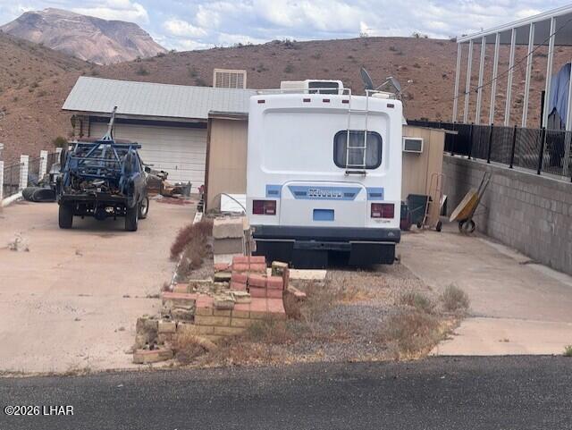 2863 Hillcrest Dr