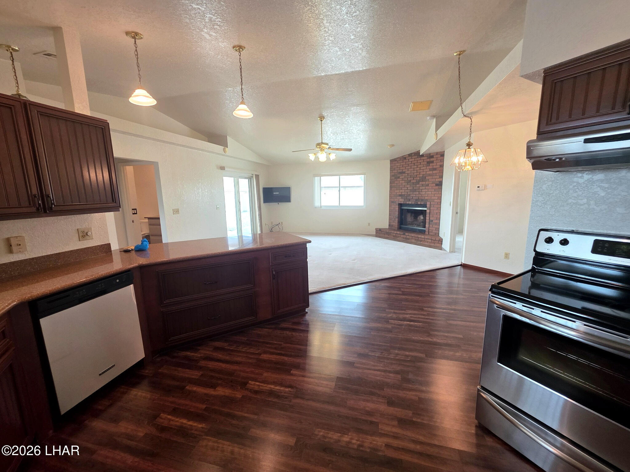 3395 Roadrunner Dr