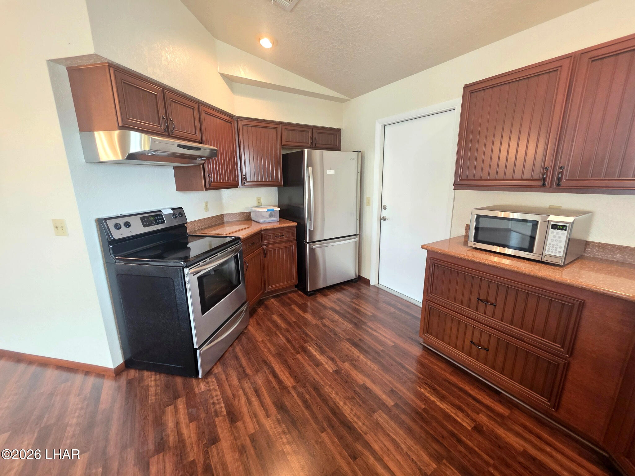 3395 Roadrunner Dr