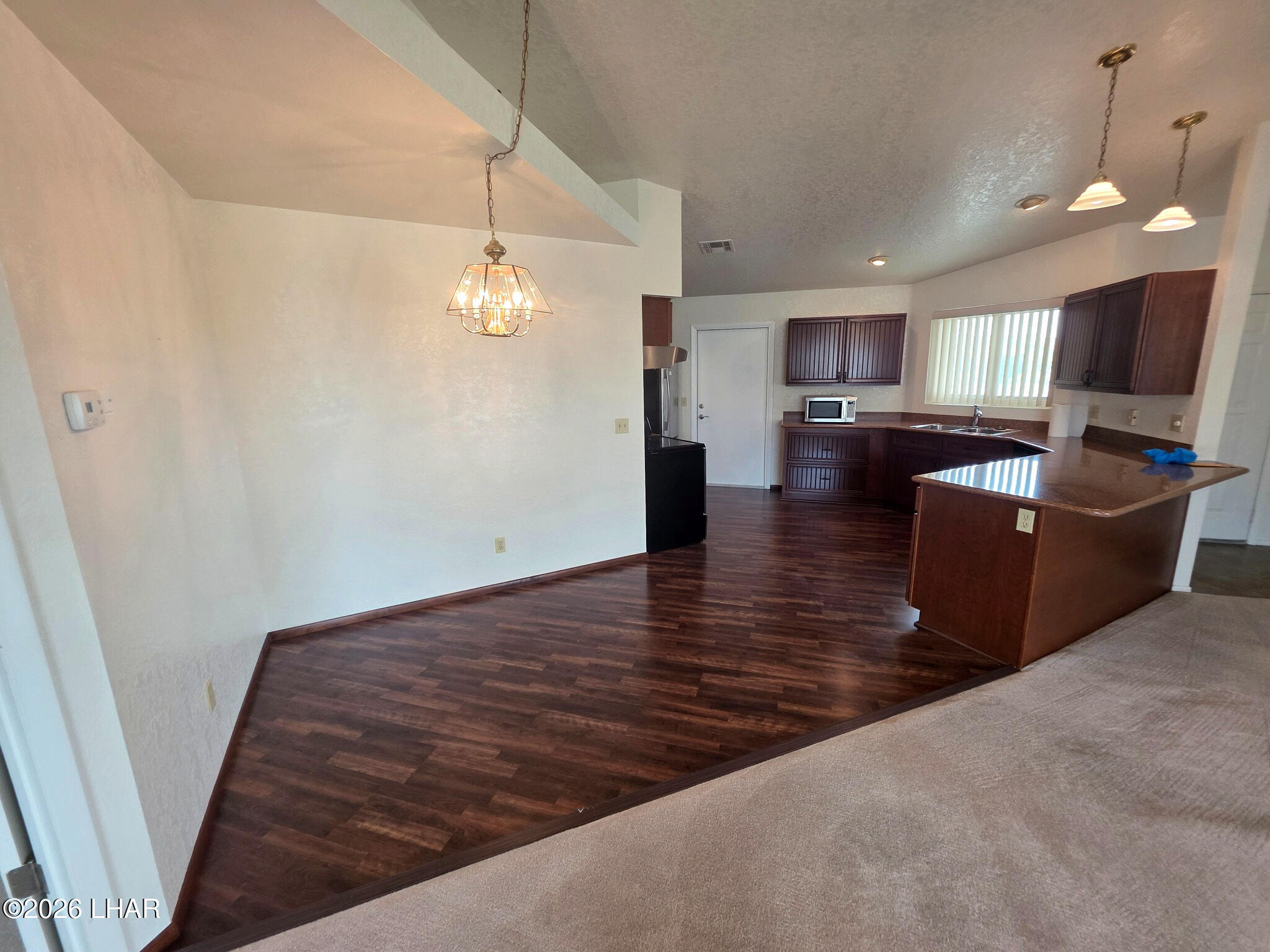 3395 Roadrunner Dr