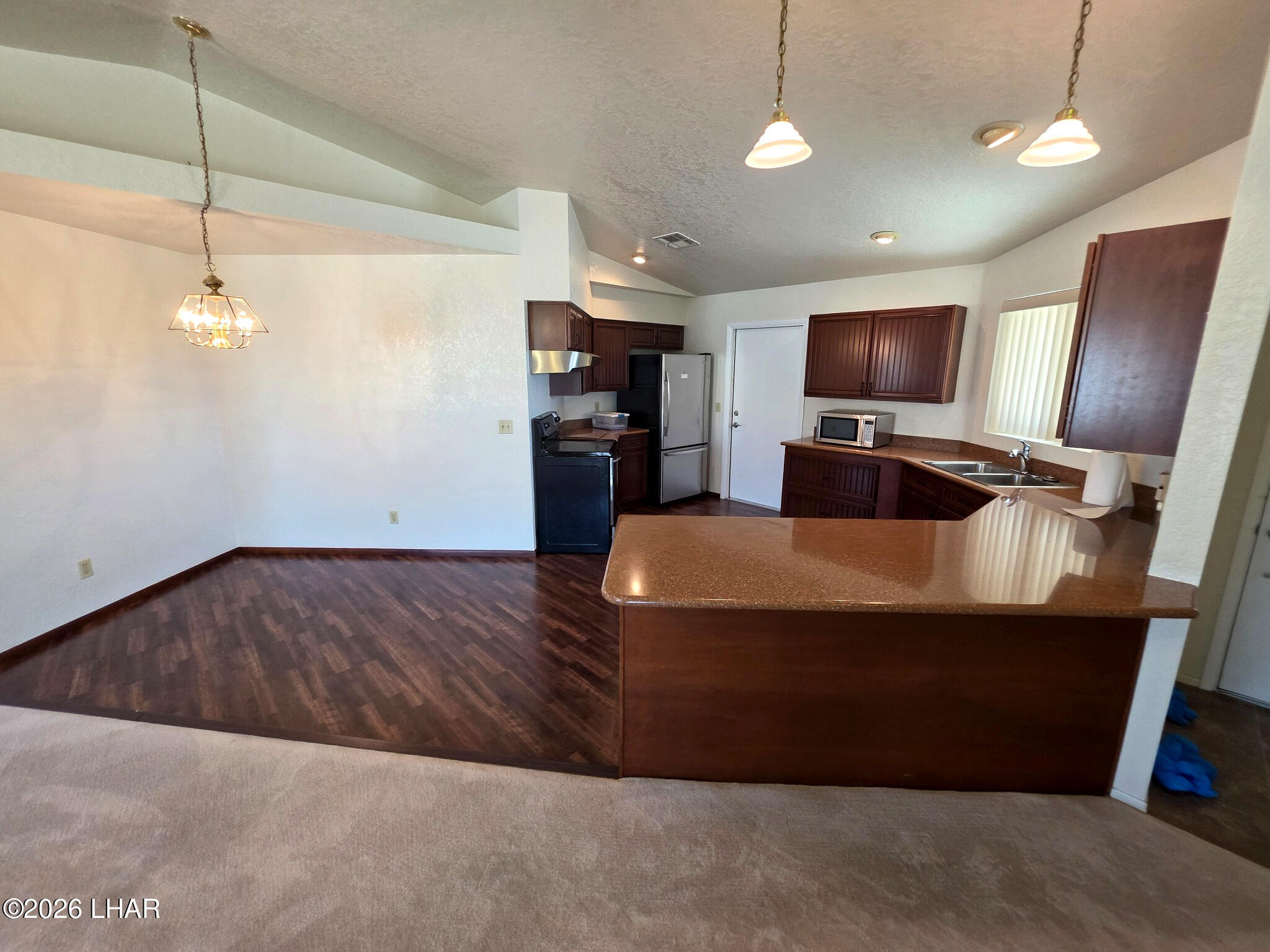 3395 Roadrunner Dr