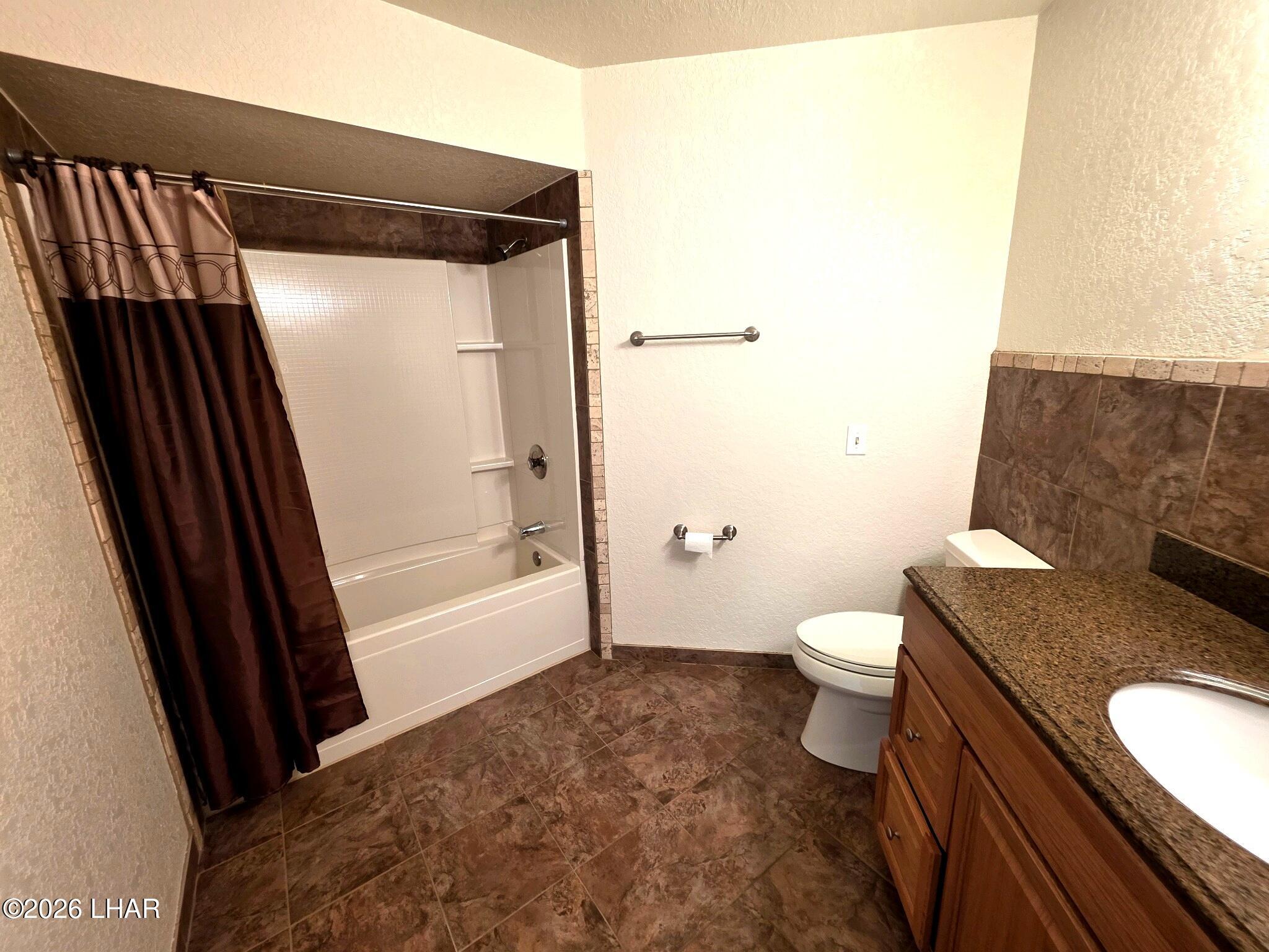 3395 Roadrunner Dr