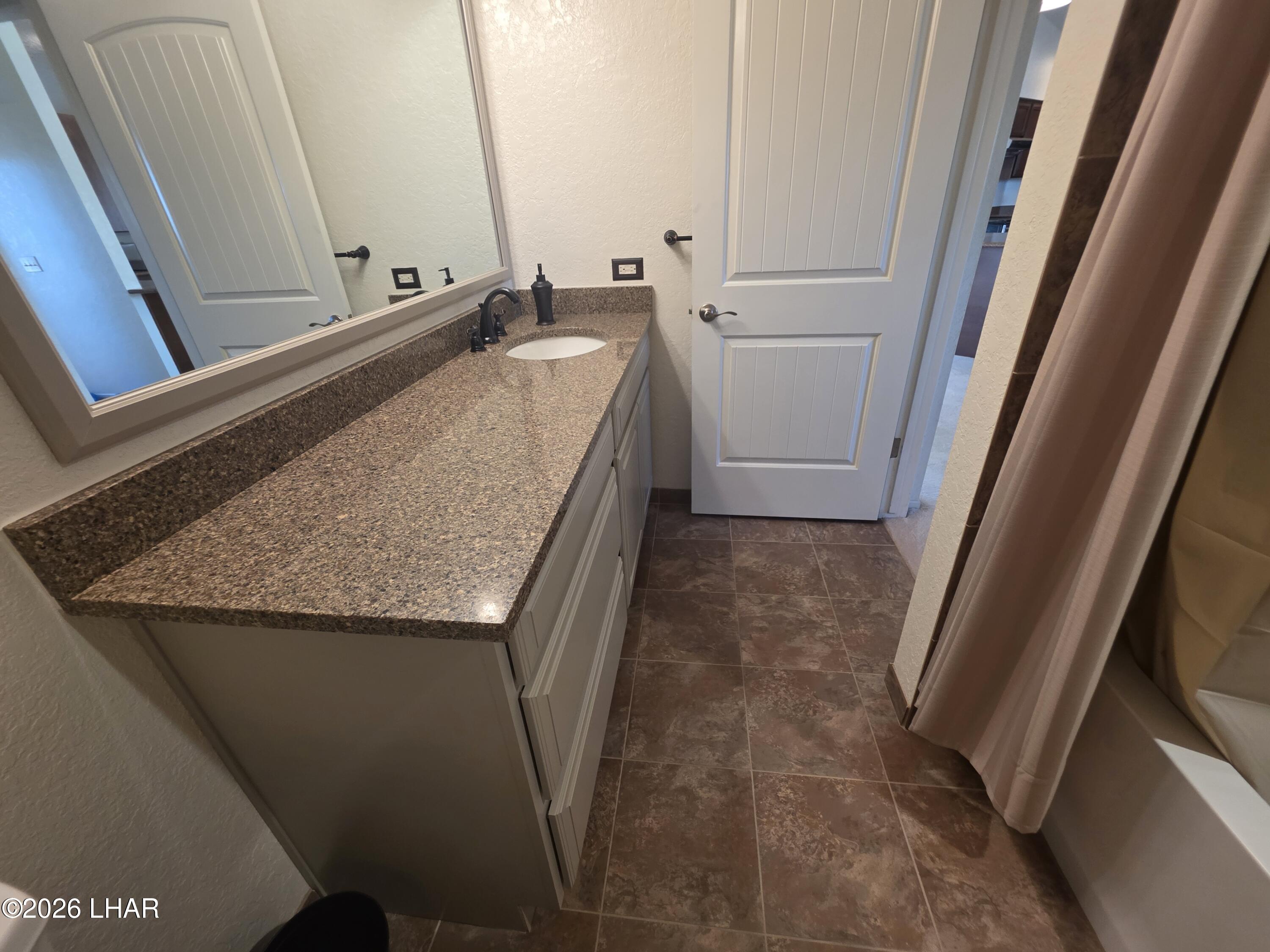 3395 Roadrunner Dr