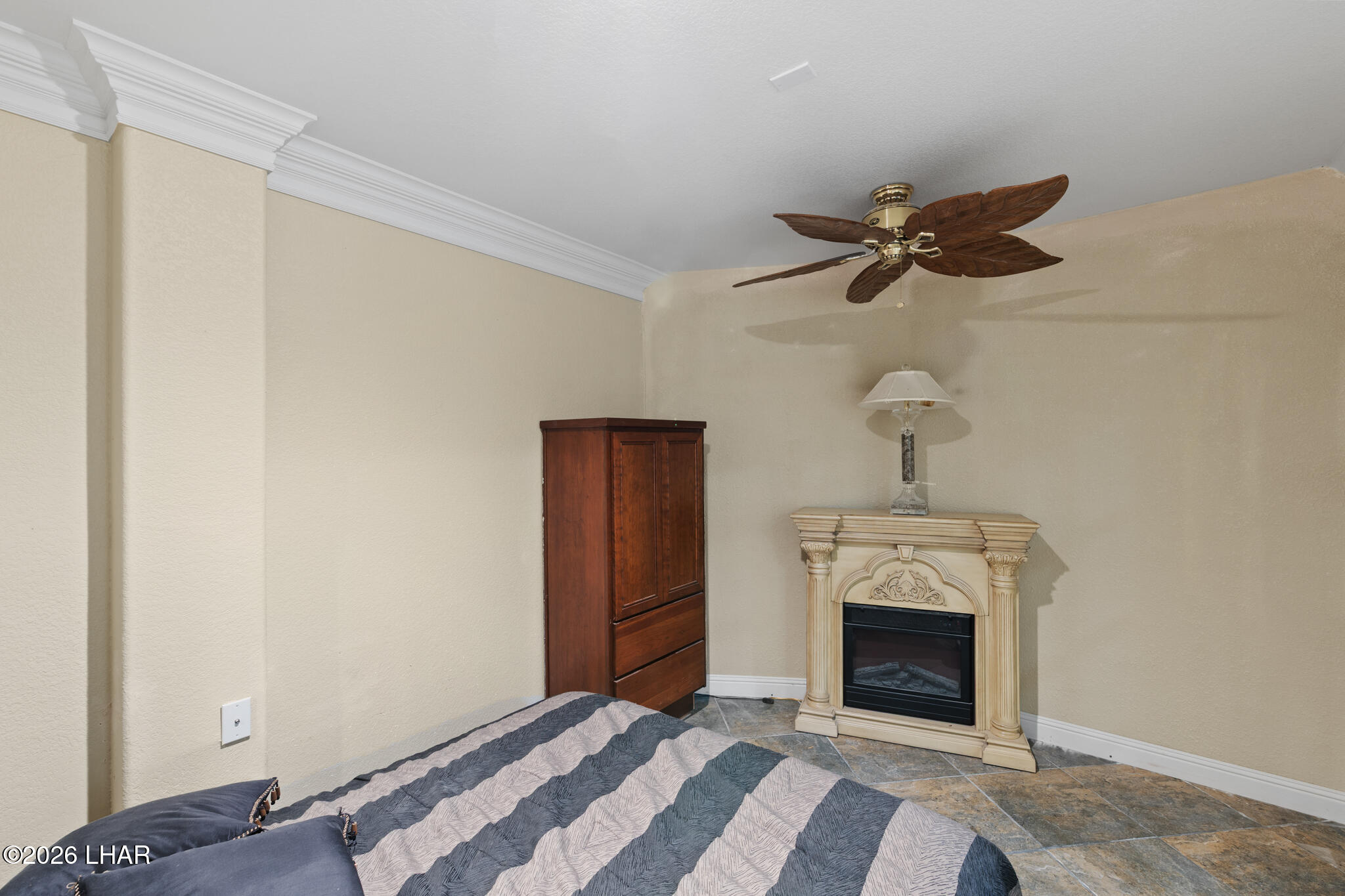 3020 Bowie Dr