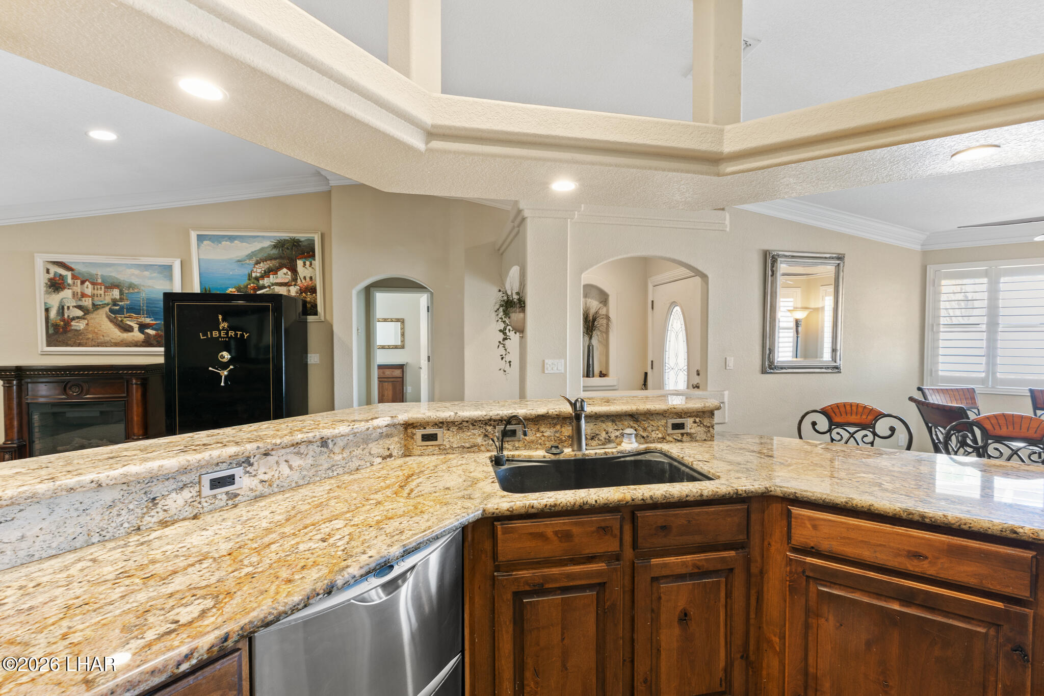 3020 Bowie Dr