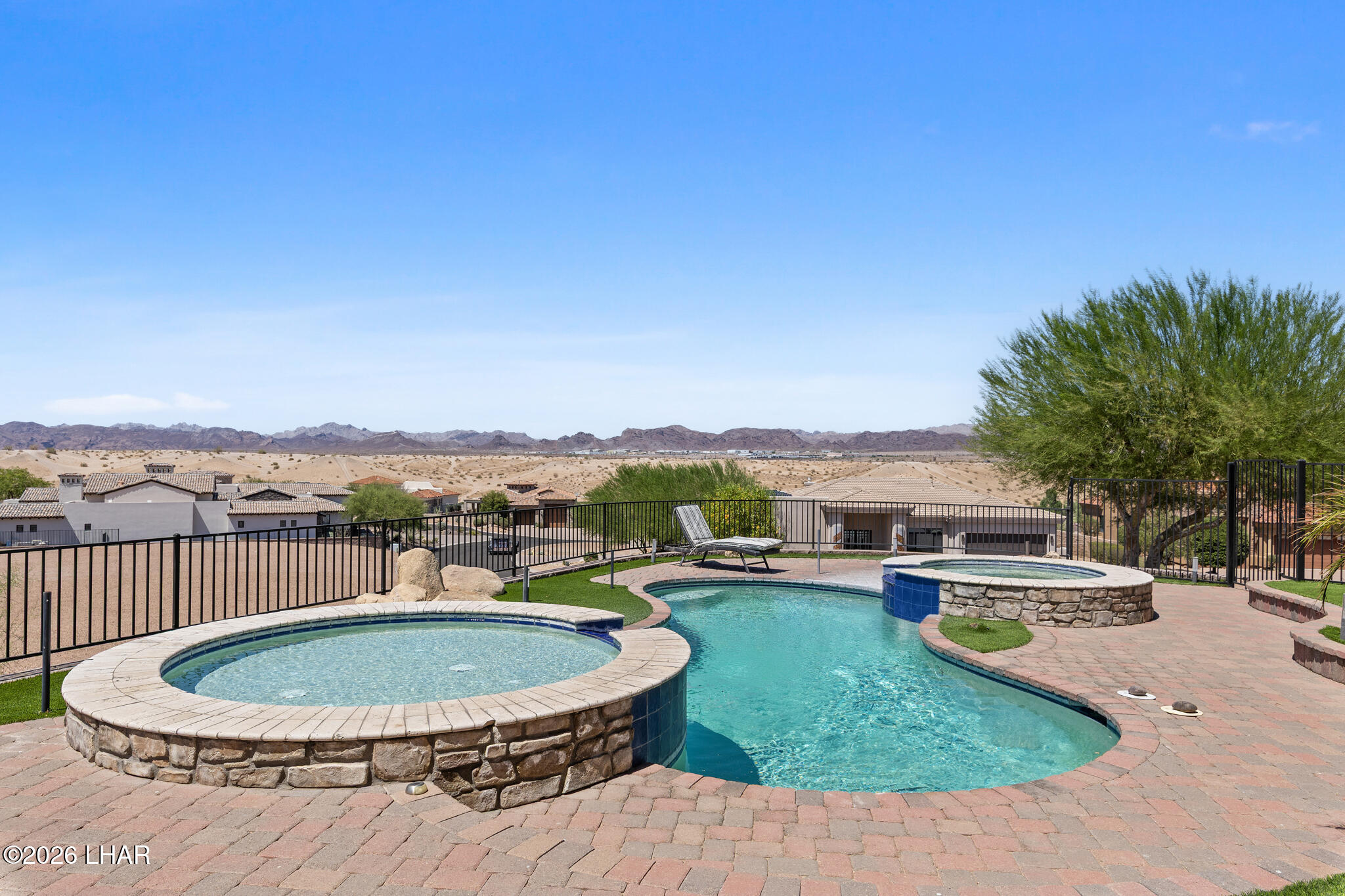 1720 E Tradition Ln
