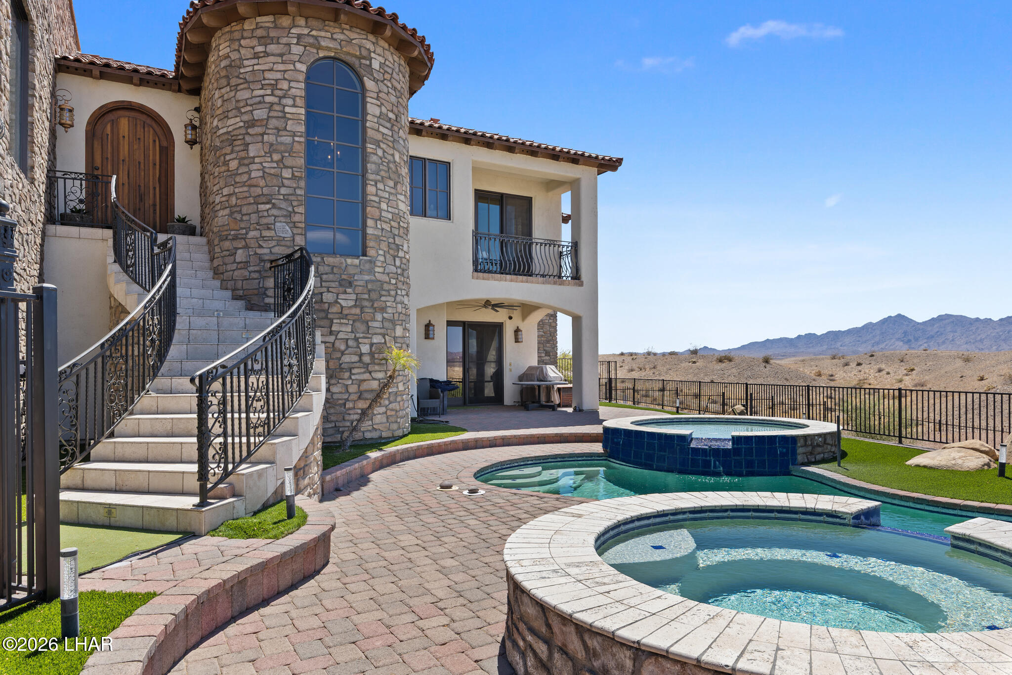 1720 E Tradition Ln