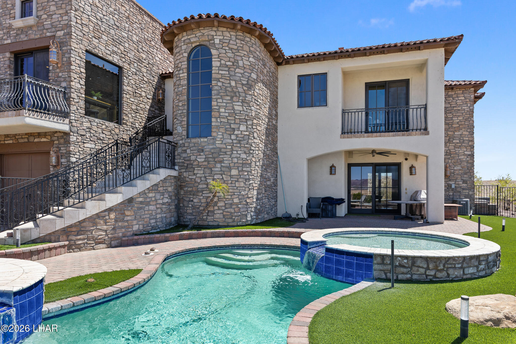 1720 E Tradition Ln