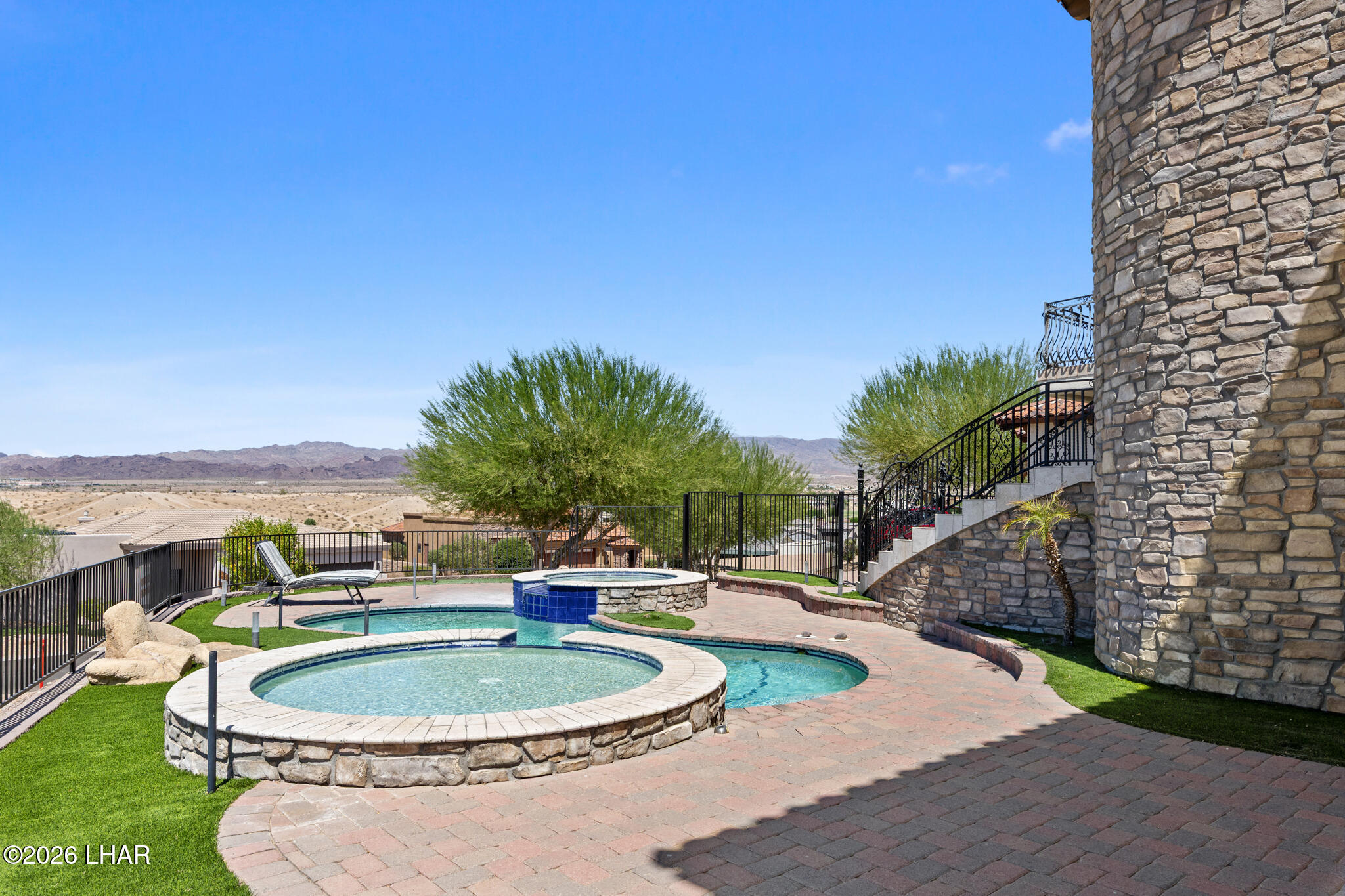 1720 E Tradition Ln