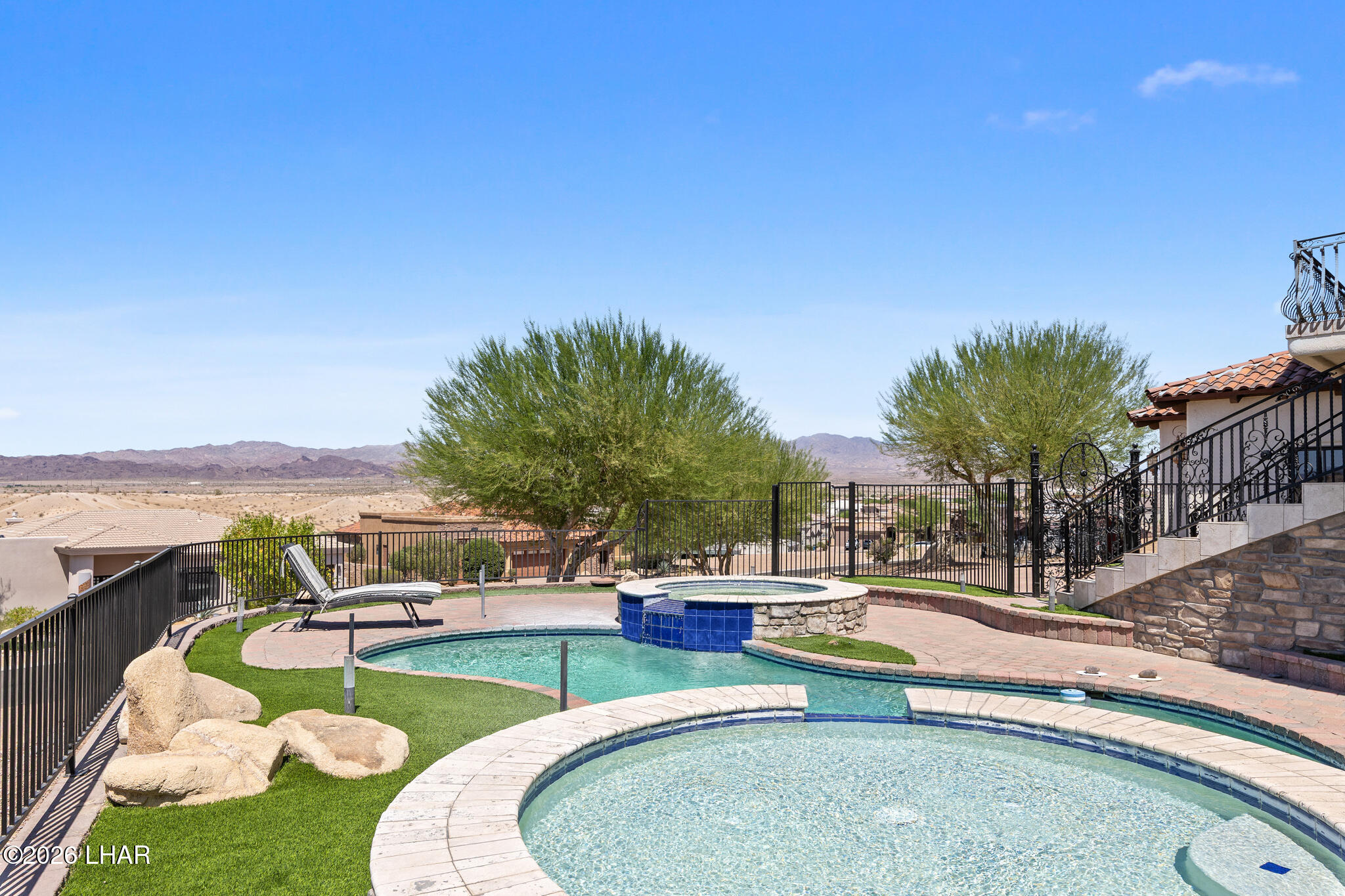1720 E Tradition Ln