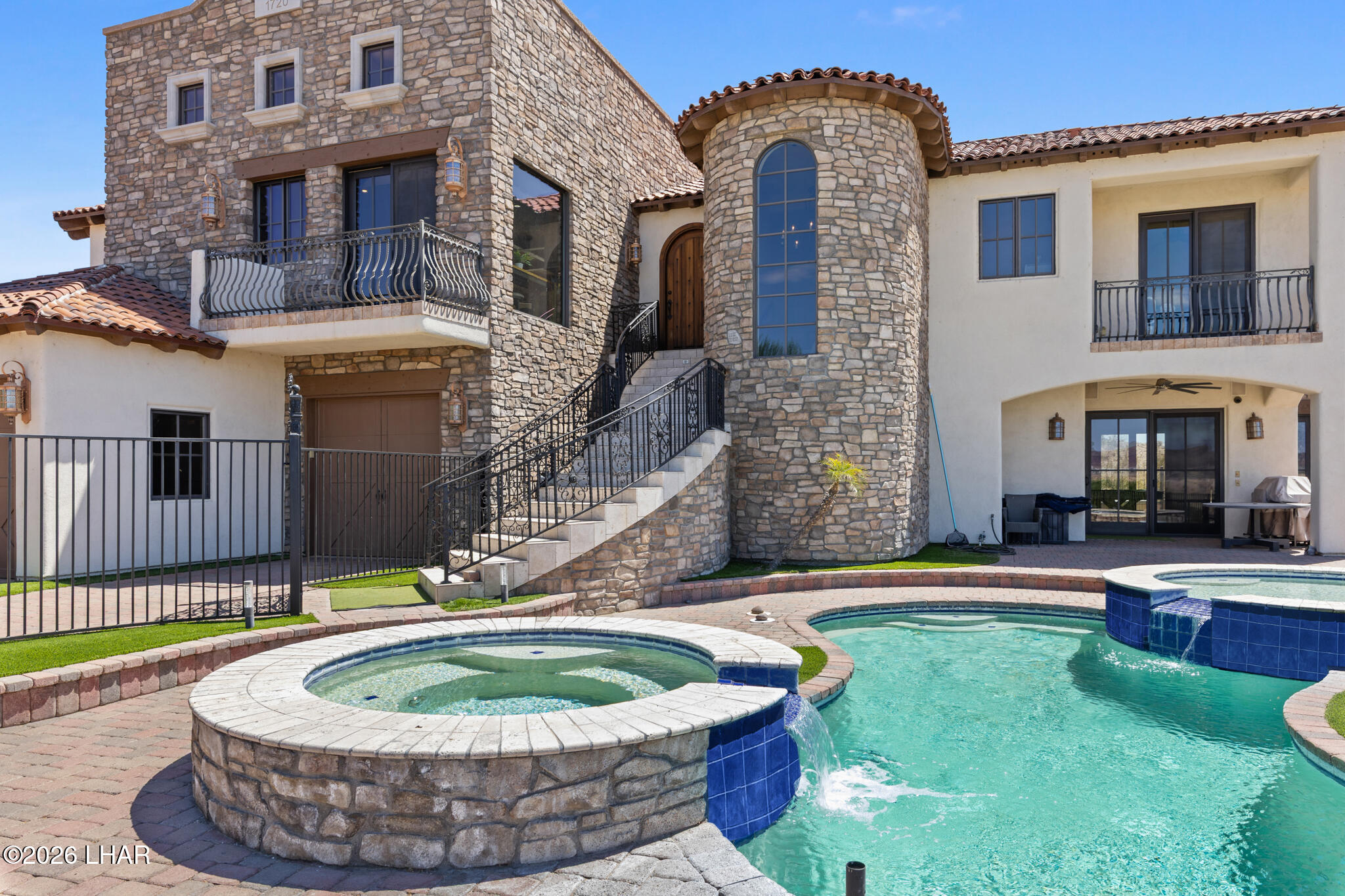 1720 E Tradition Ln