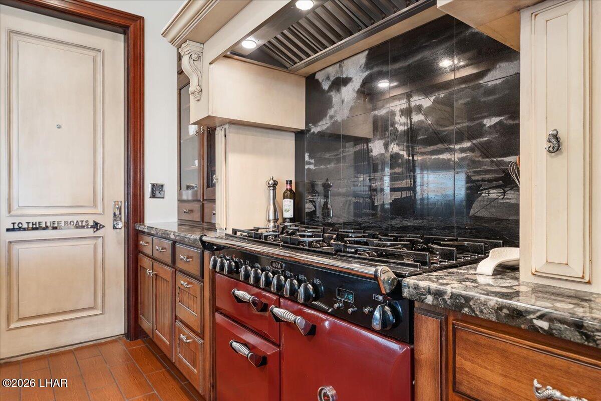680 Via Del Lago