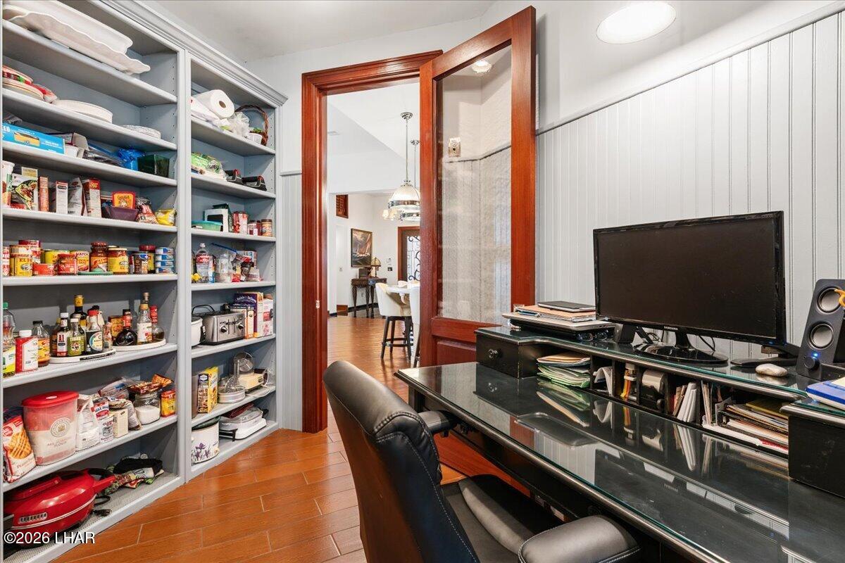 680 Via Del Lago