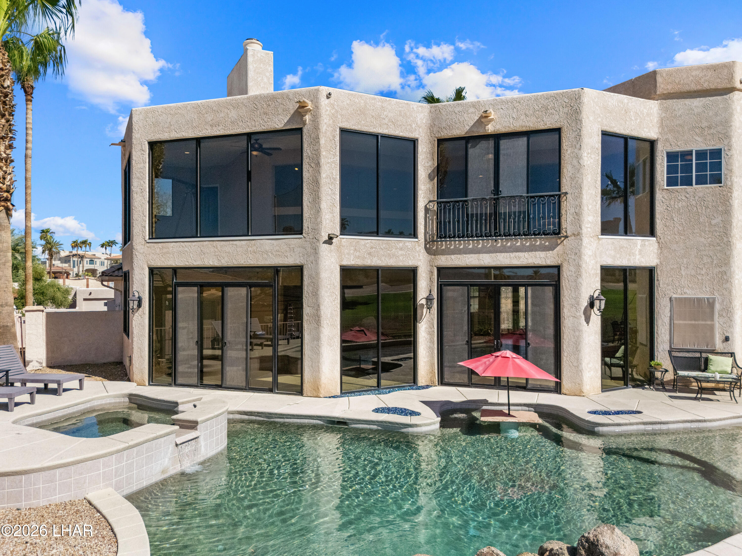 2390 Hogan Ln