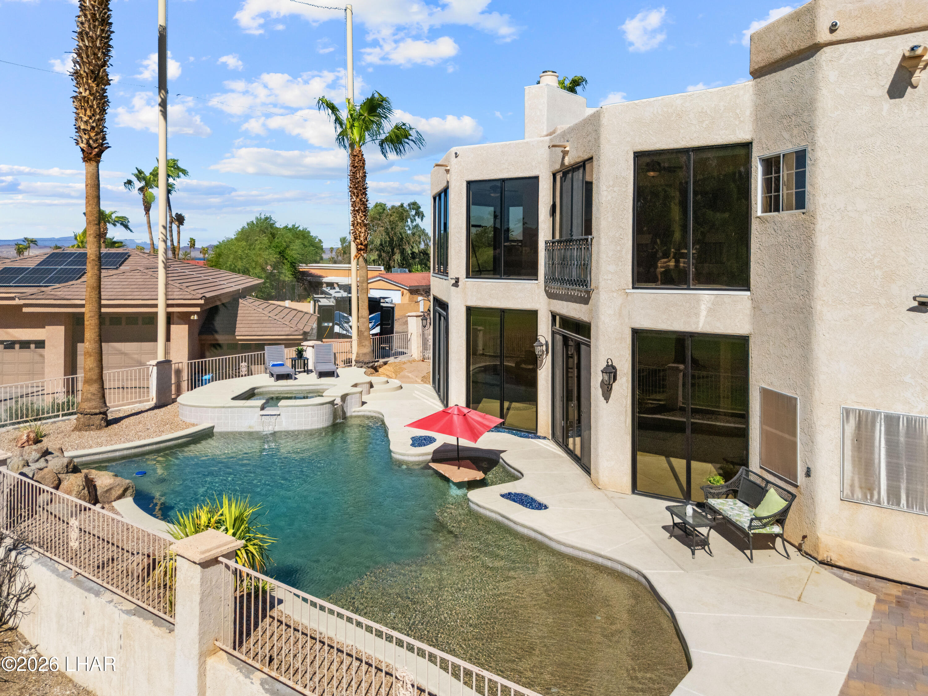 2390 Hogan Ln