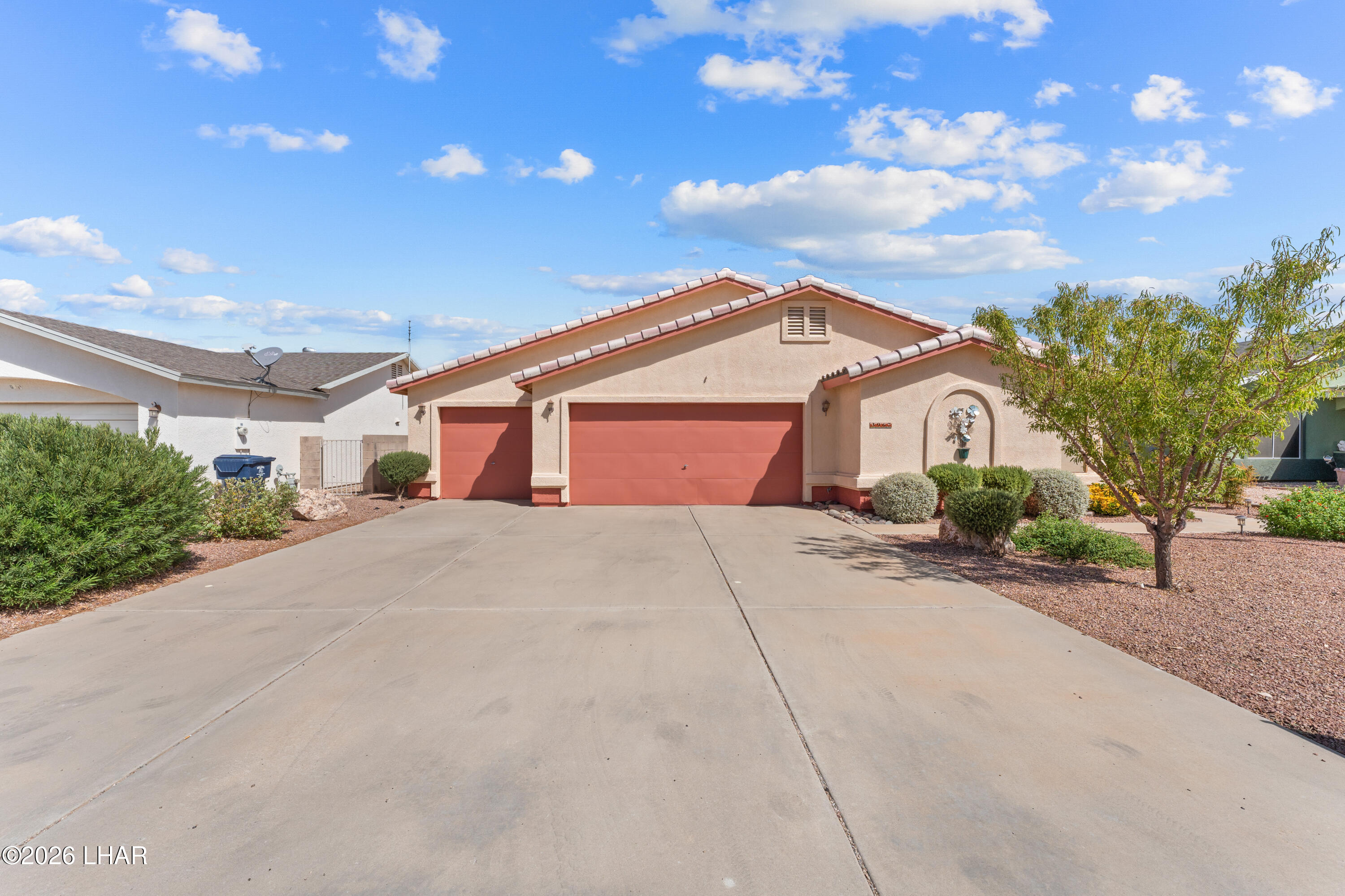 3967 E Lass Ave