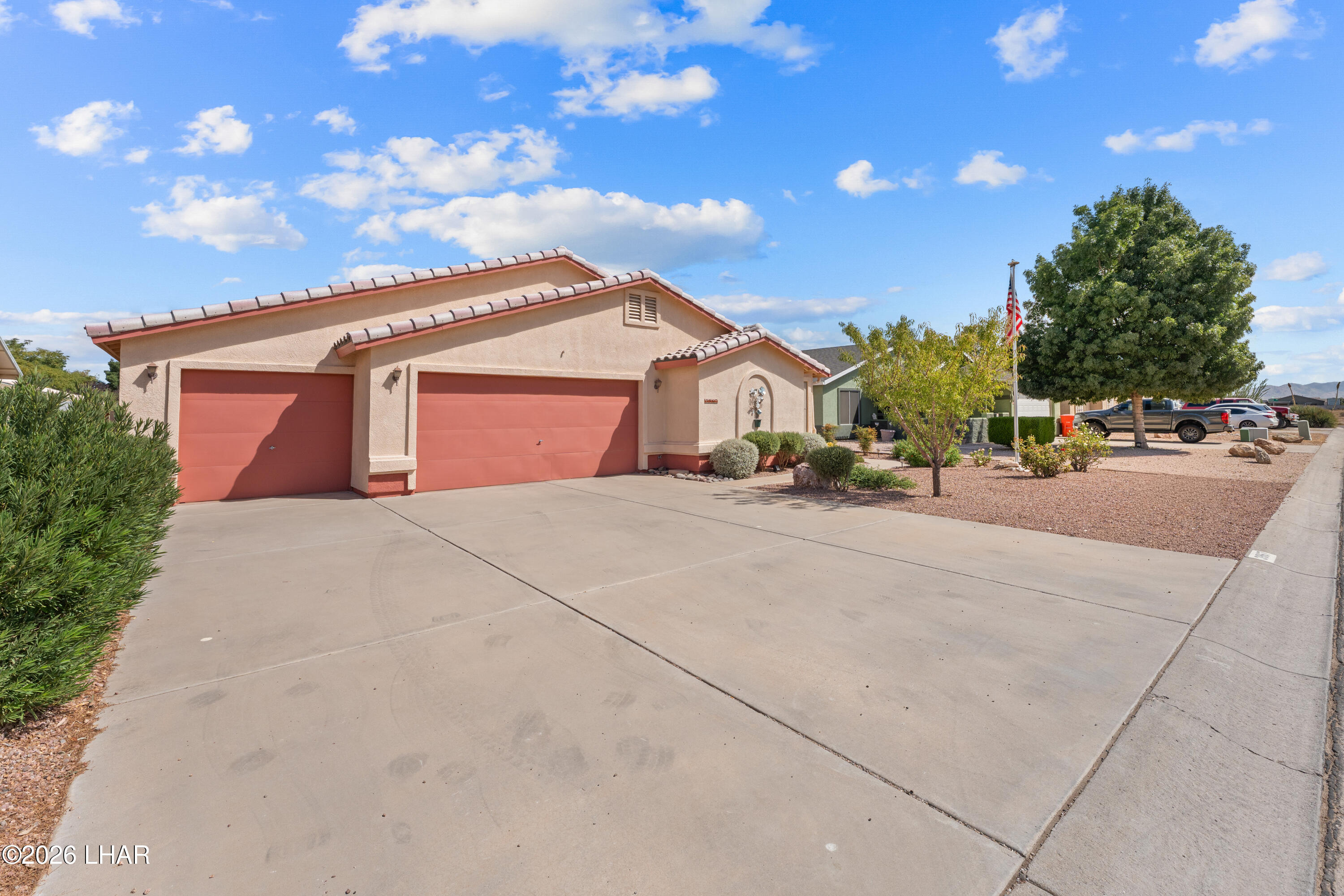 3967 E Lass Ave