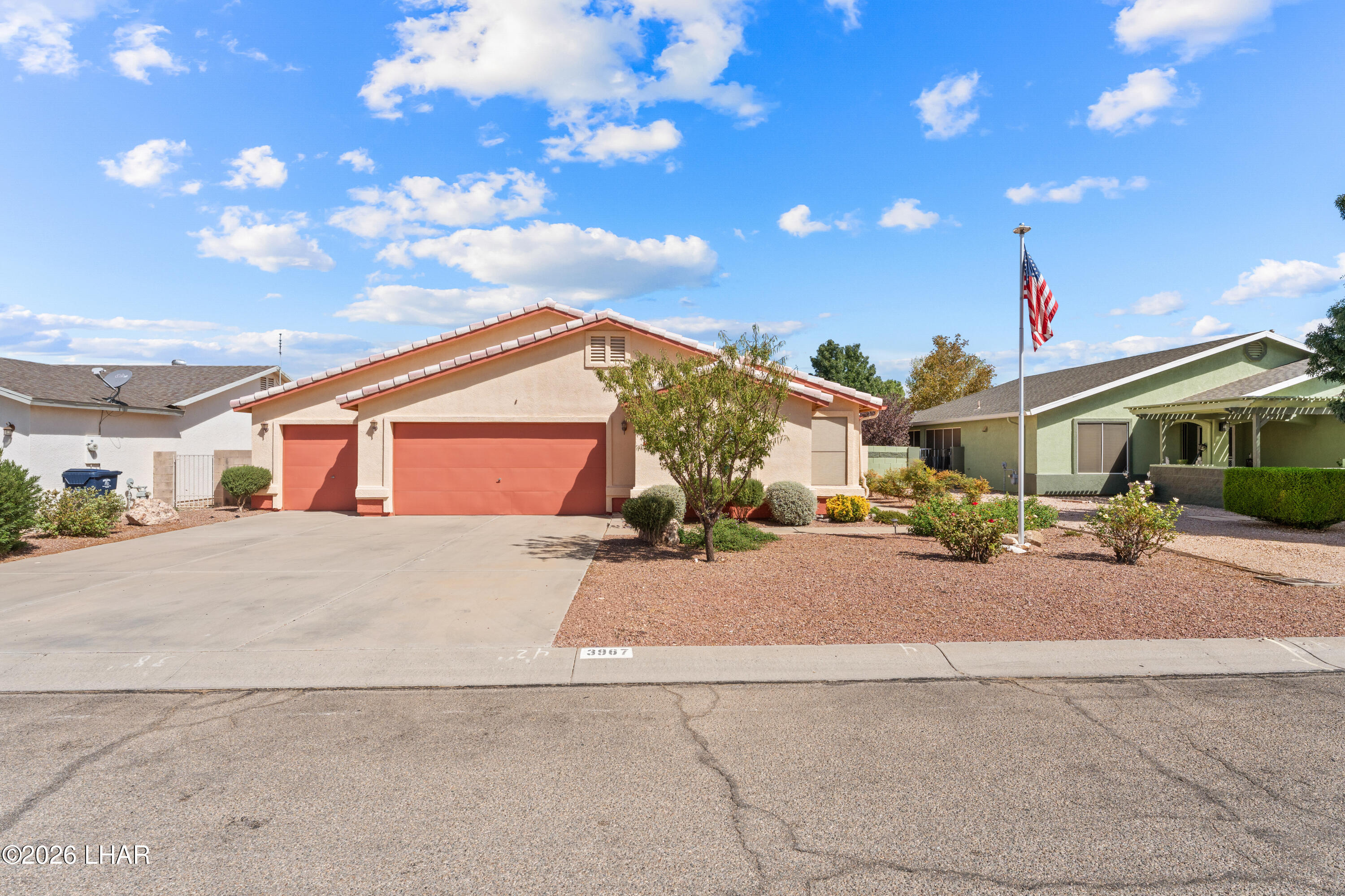 3967 E Lass Ave