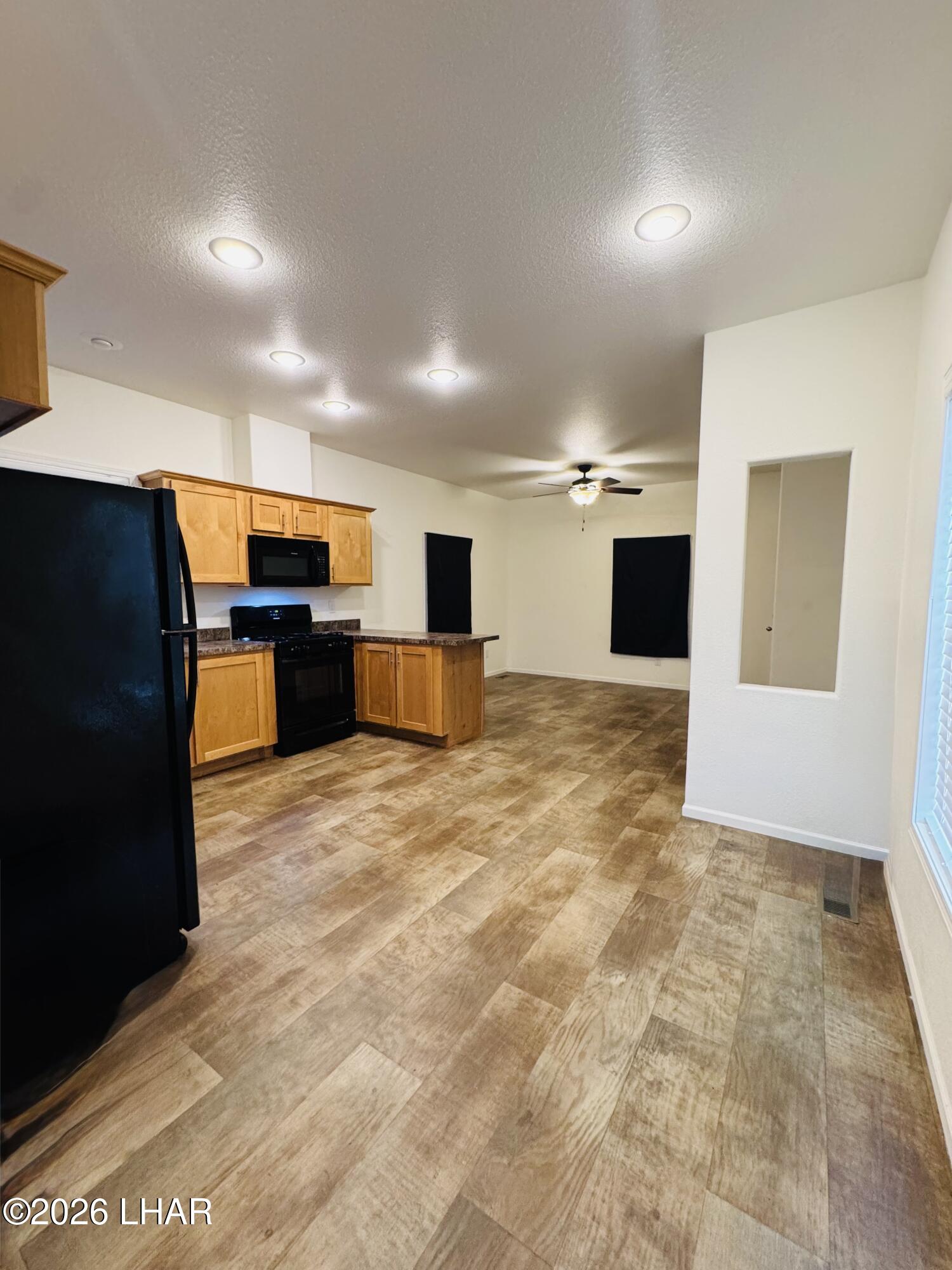 350 Lee Ave 48
