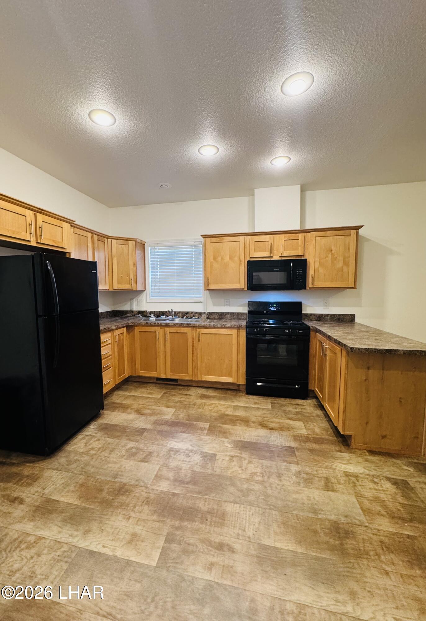350 Lee Ave 48