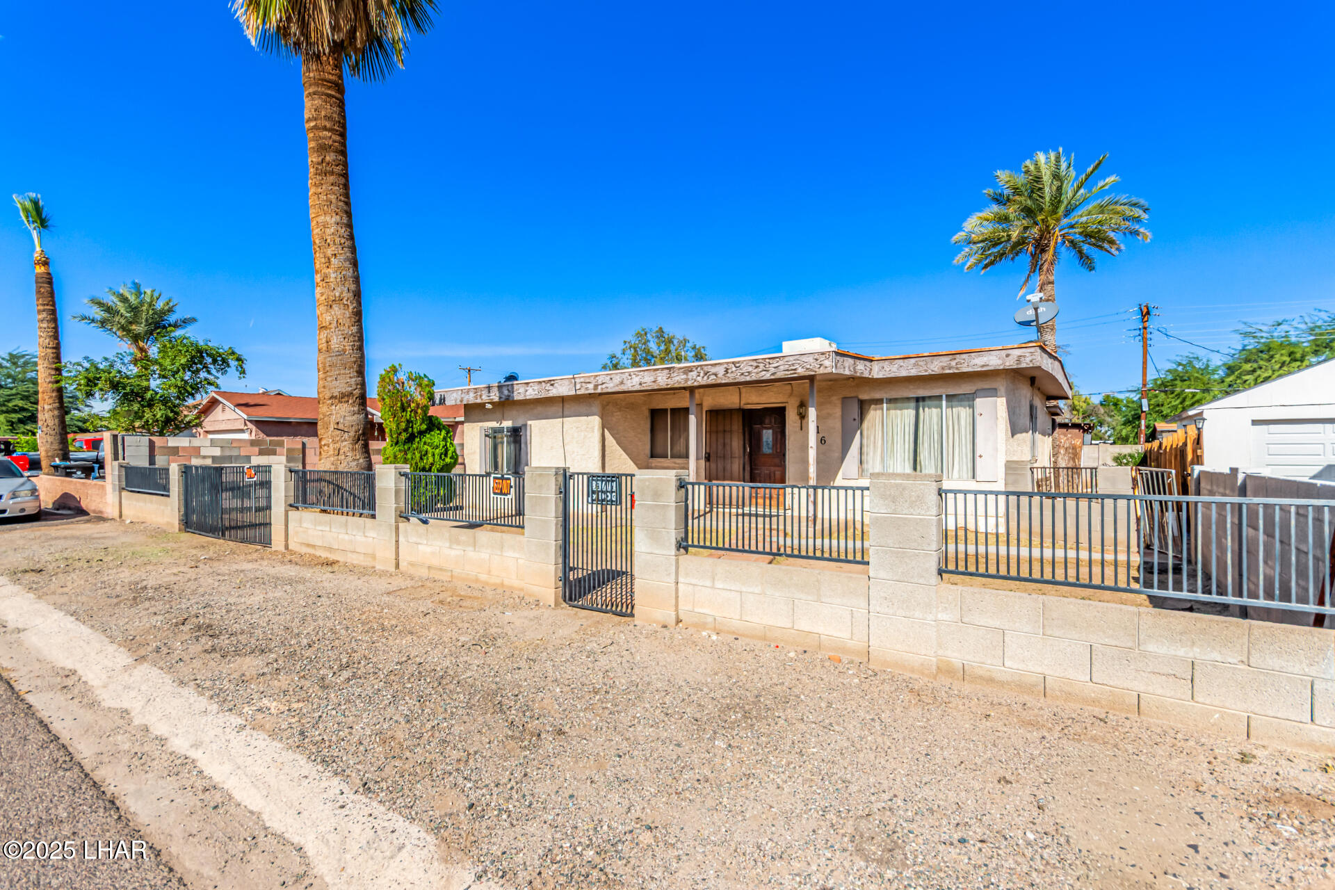 616 W Mobile Ln