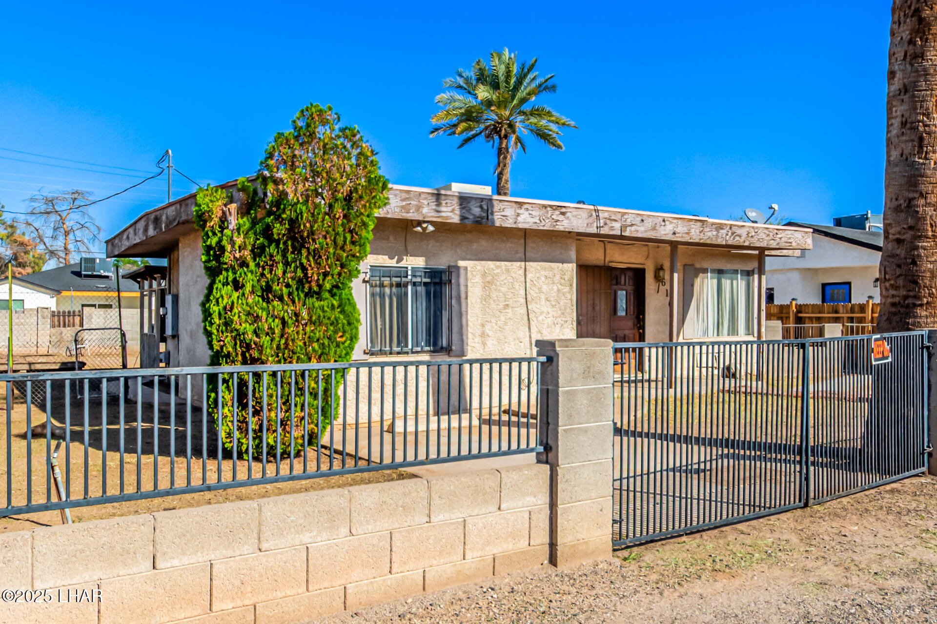 616 W Mobile Ln