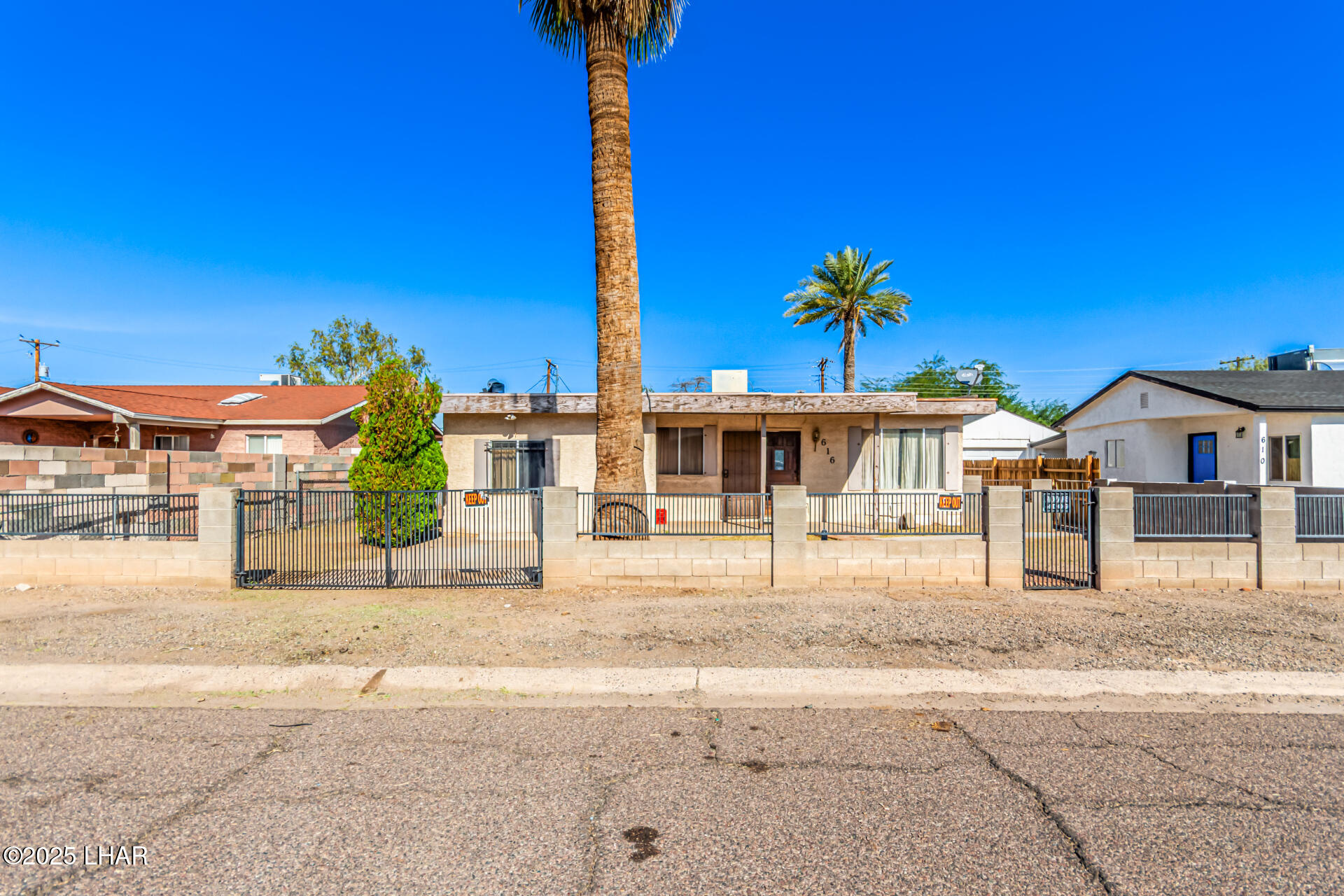616 W Mobile Ln
