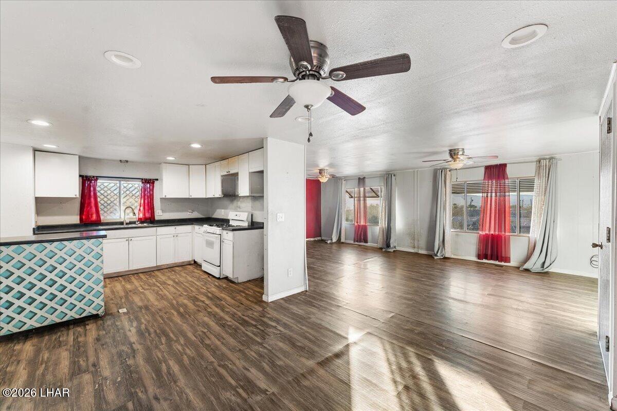 2676 Anita Ave